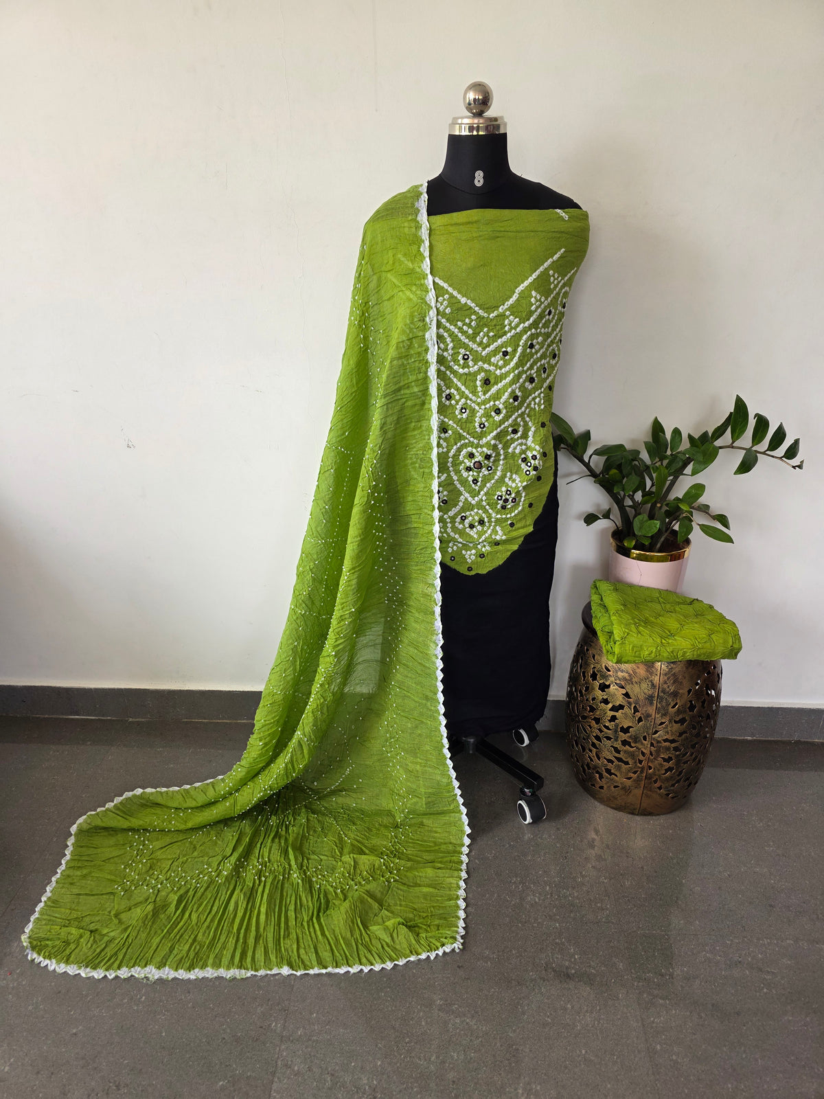 Handcrafted mirror bandhani cotton set -BN226