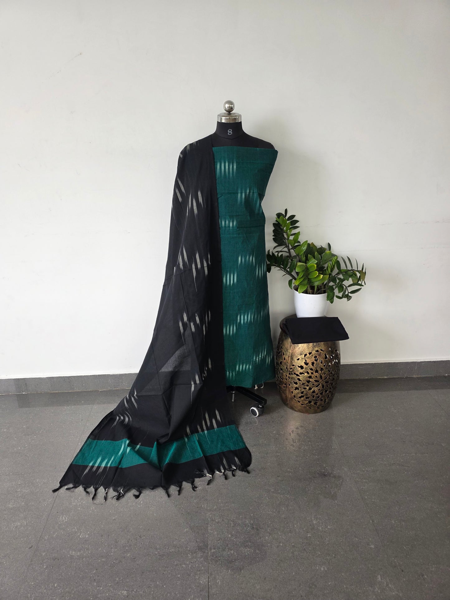 Pure handloom ikkat cotton set - black duppatta