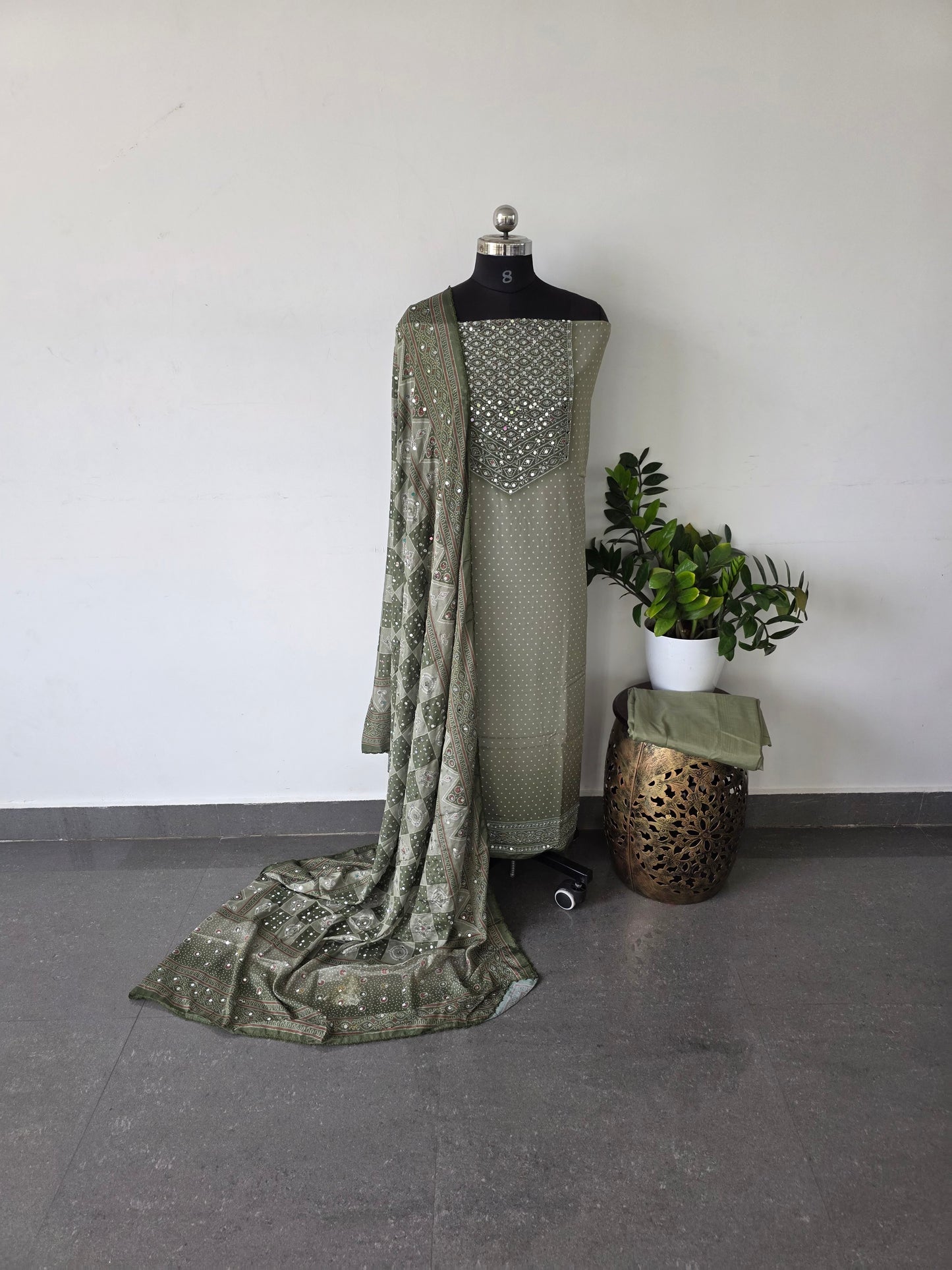 Party wear bandhani muslin silk top with mirror work - Mirror 3