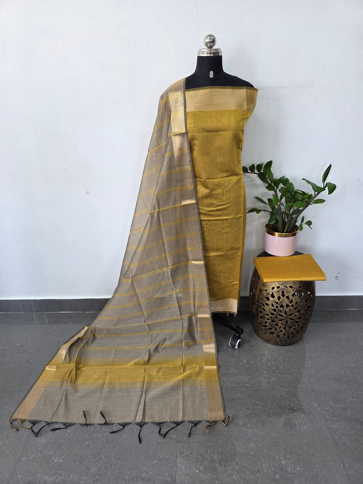 Banarasi silk set with mangalagiri border-DW15