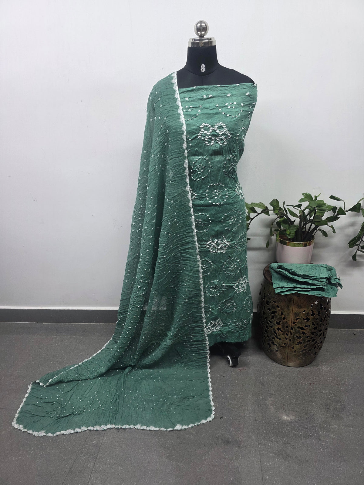 Handcrafted bandhani cotton set -B206