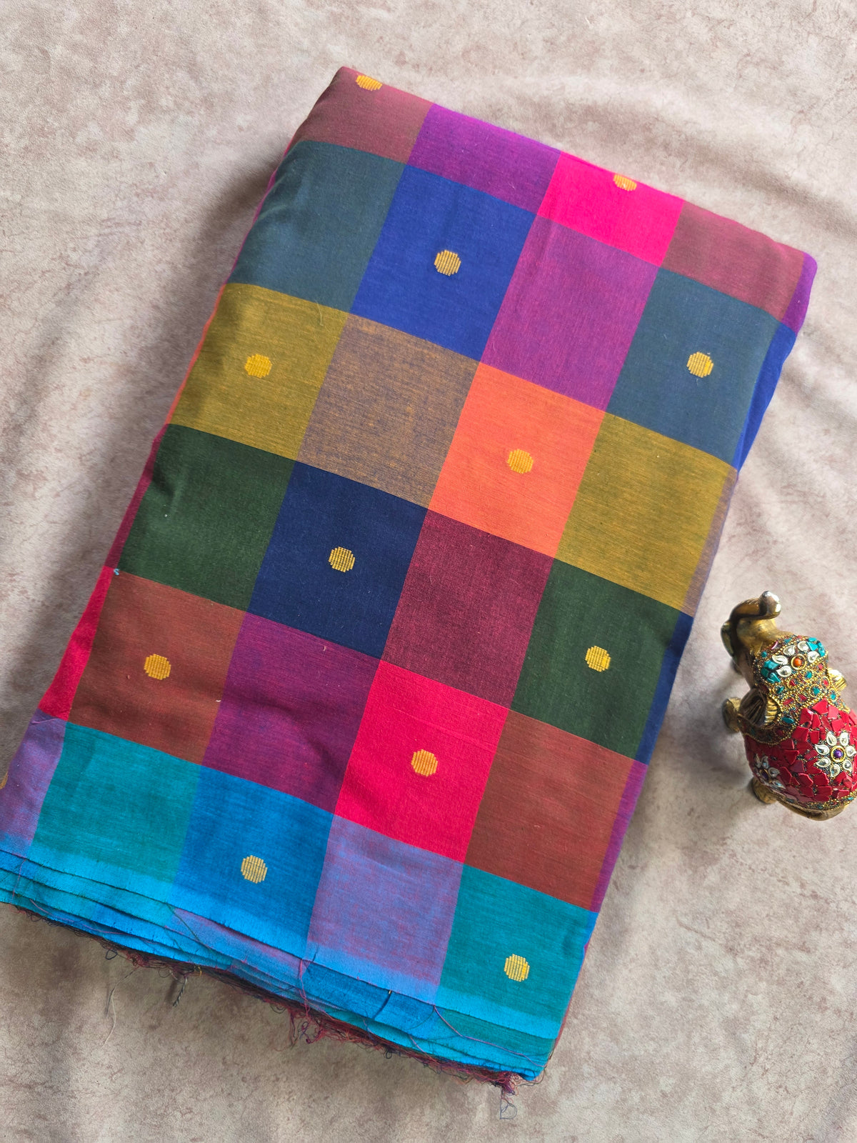 Madras kattam prewashed with butta weave fabric (4 inches*4 inches) -MD157