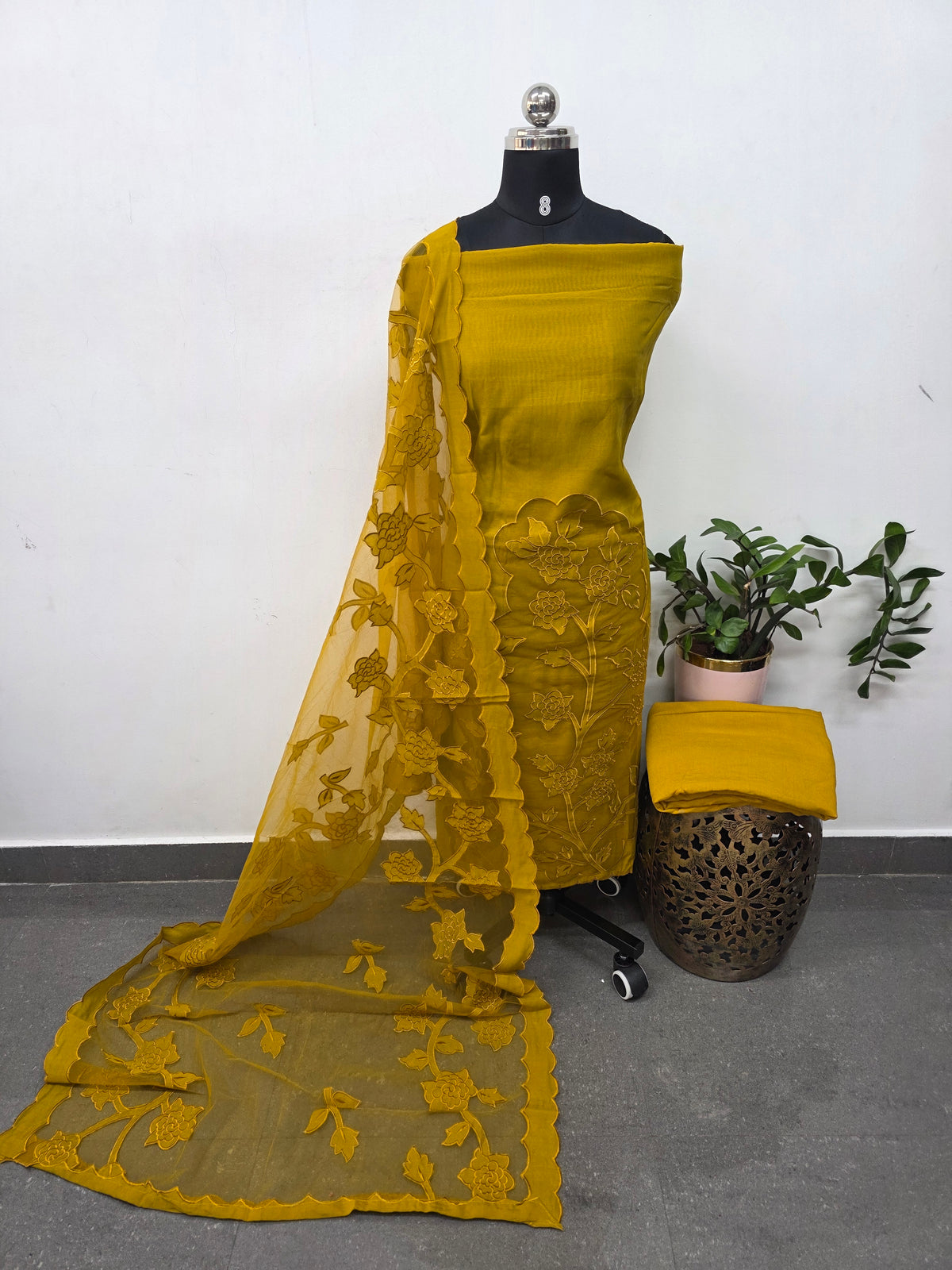 *PREORDER (15- 20 days) Mul chanderi Applique work set-FC59