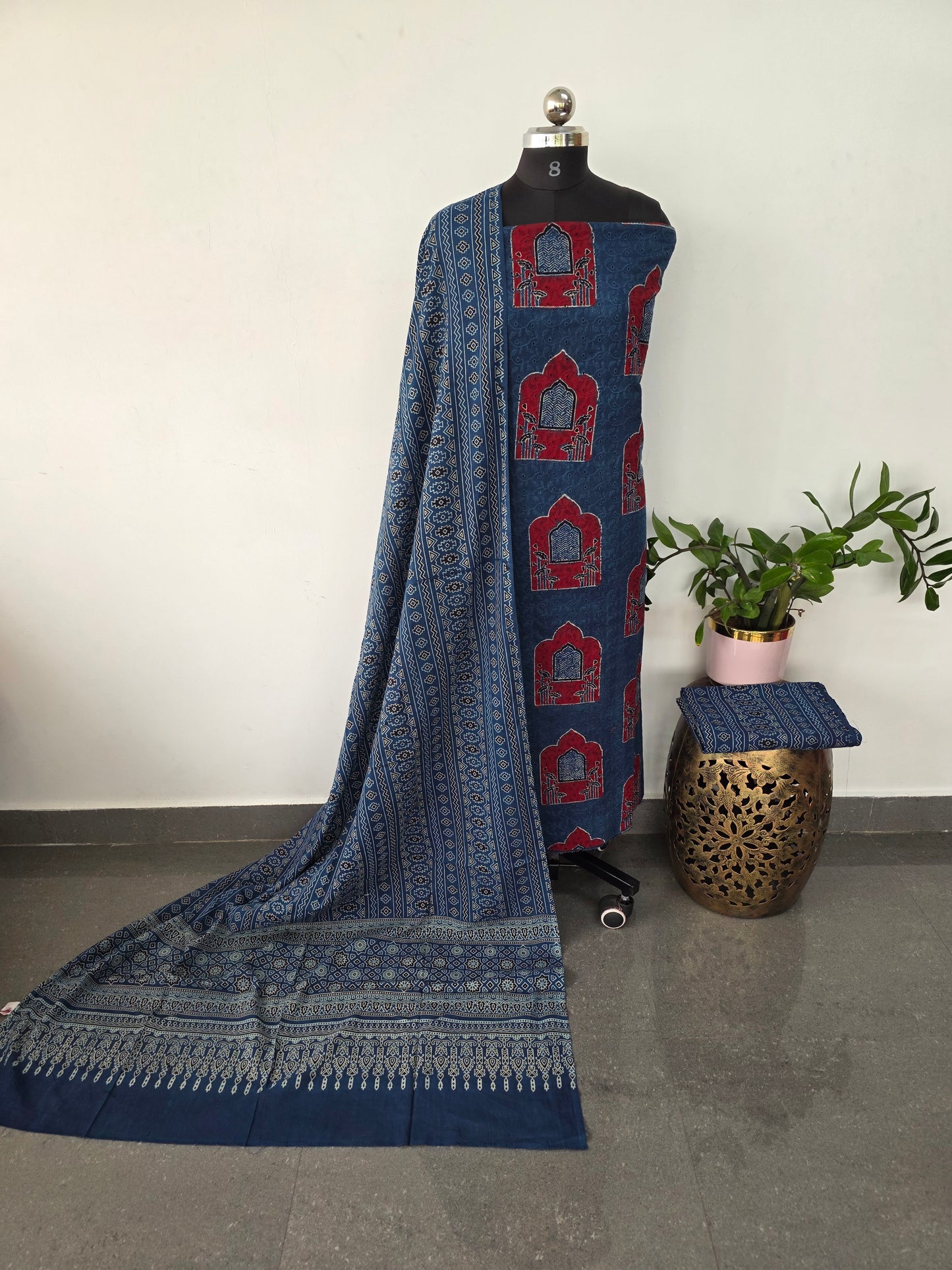 Handcrafted hakoba ajrakh cotton set - HZ120
