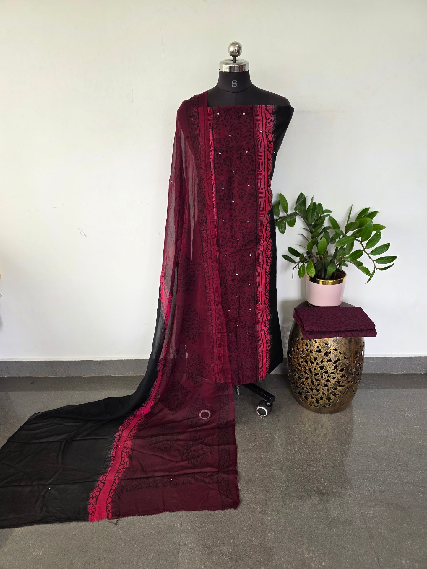 Handblack chanderi silk with handwork mirror set - GE222