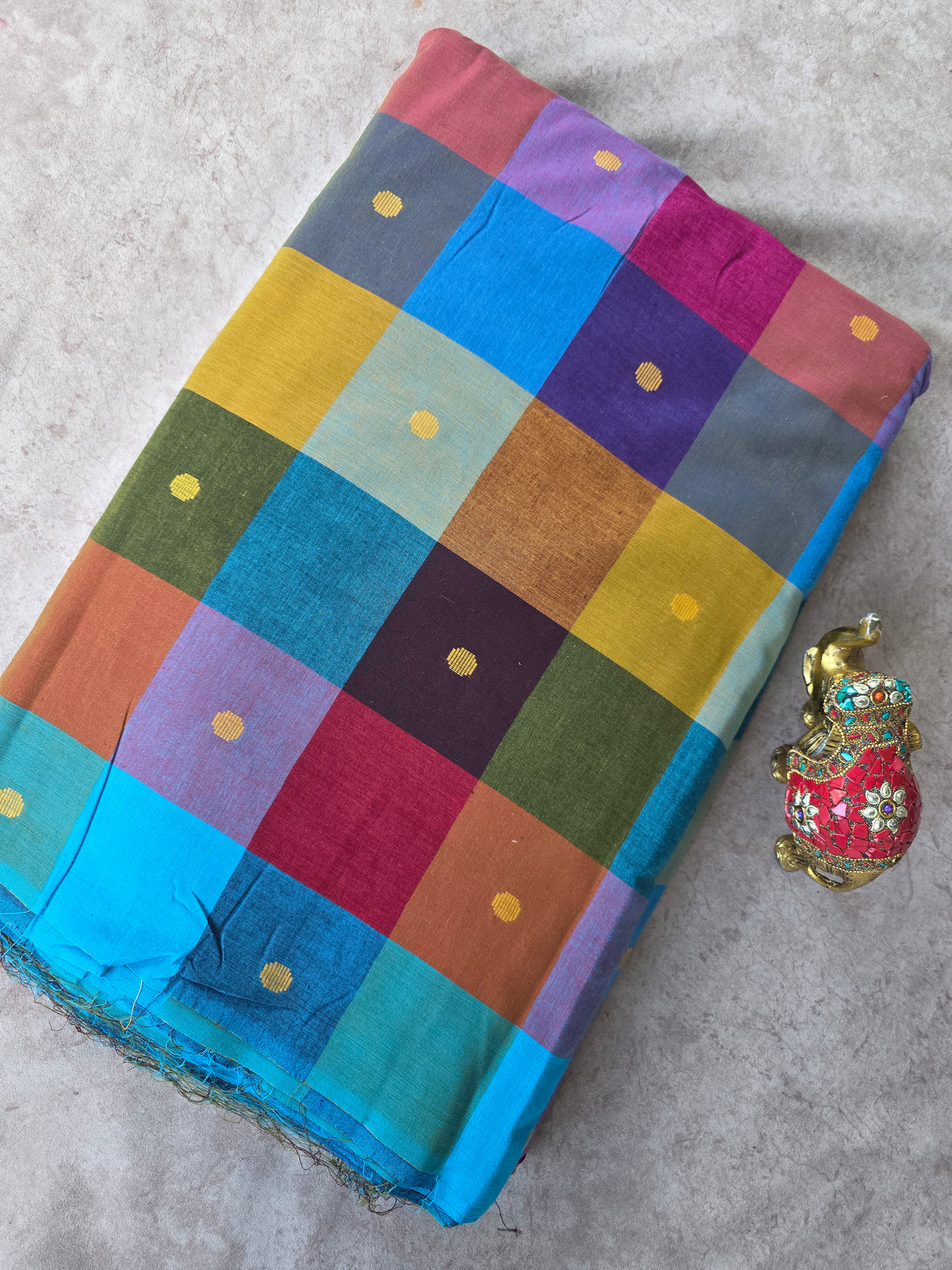 Madras kattam prewashed with butta weave fabric (4 inches*4 inches) -MD128