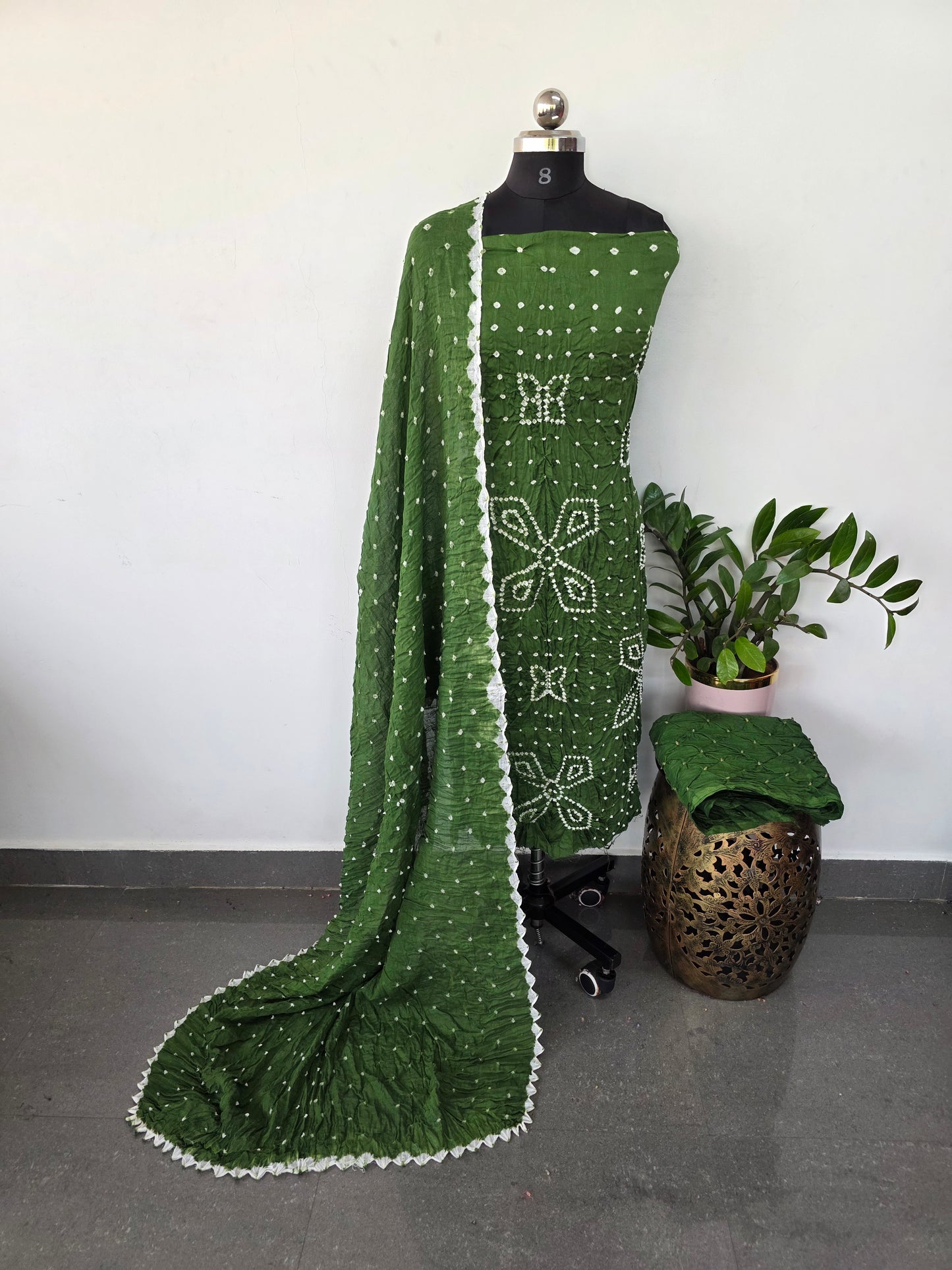 Handcrafted bandhani cotton set -B111