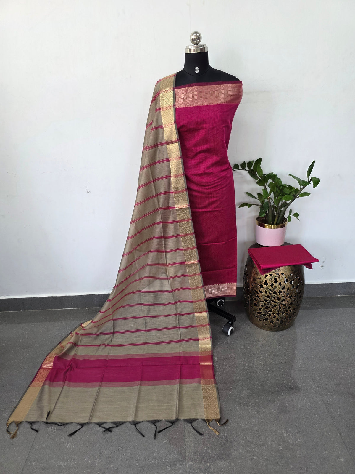 Banarasi silk set with mangalagiri border-DW18