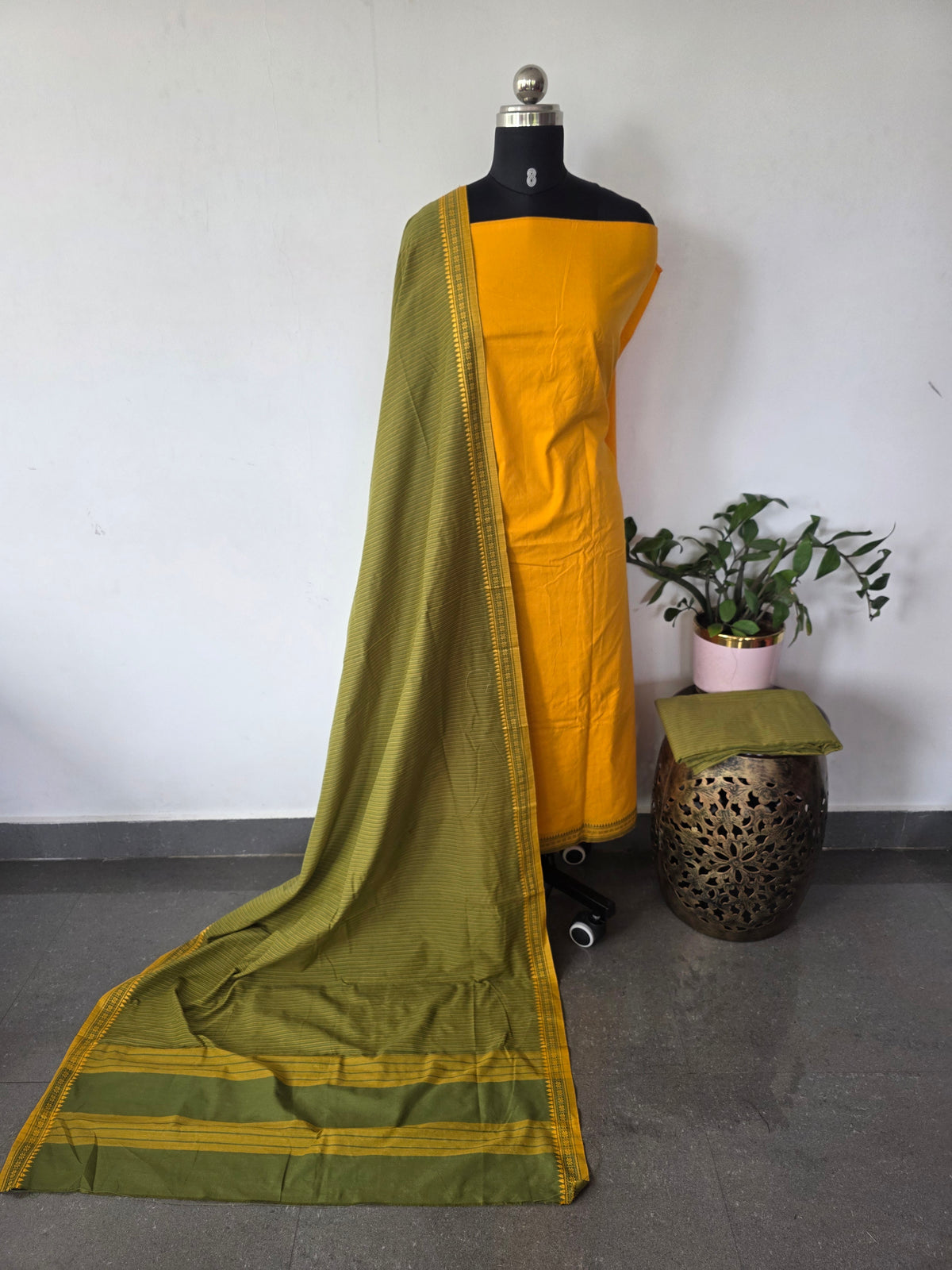 South cotton set with thread border - AS139