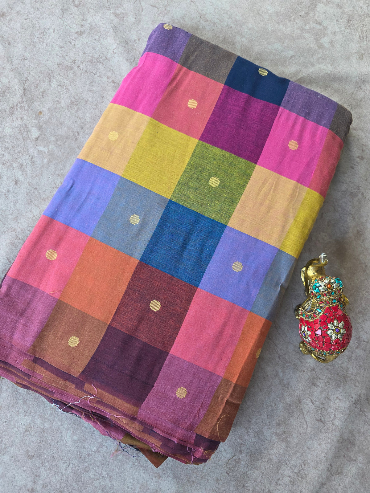 Madras kattam prewashed with butta weave fabric (4 inches*4 inches) -MD122