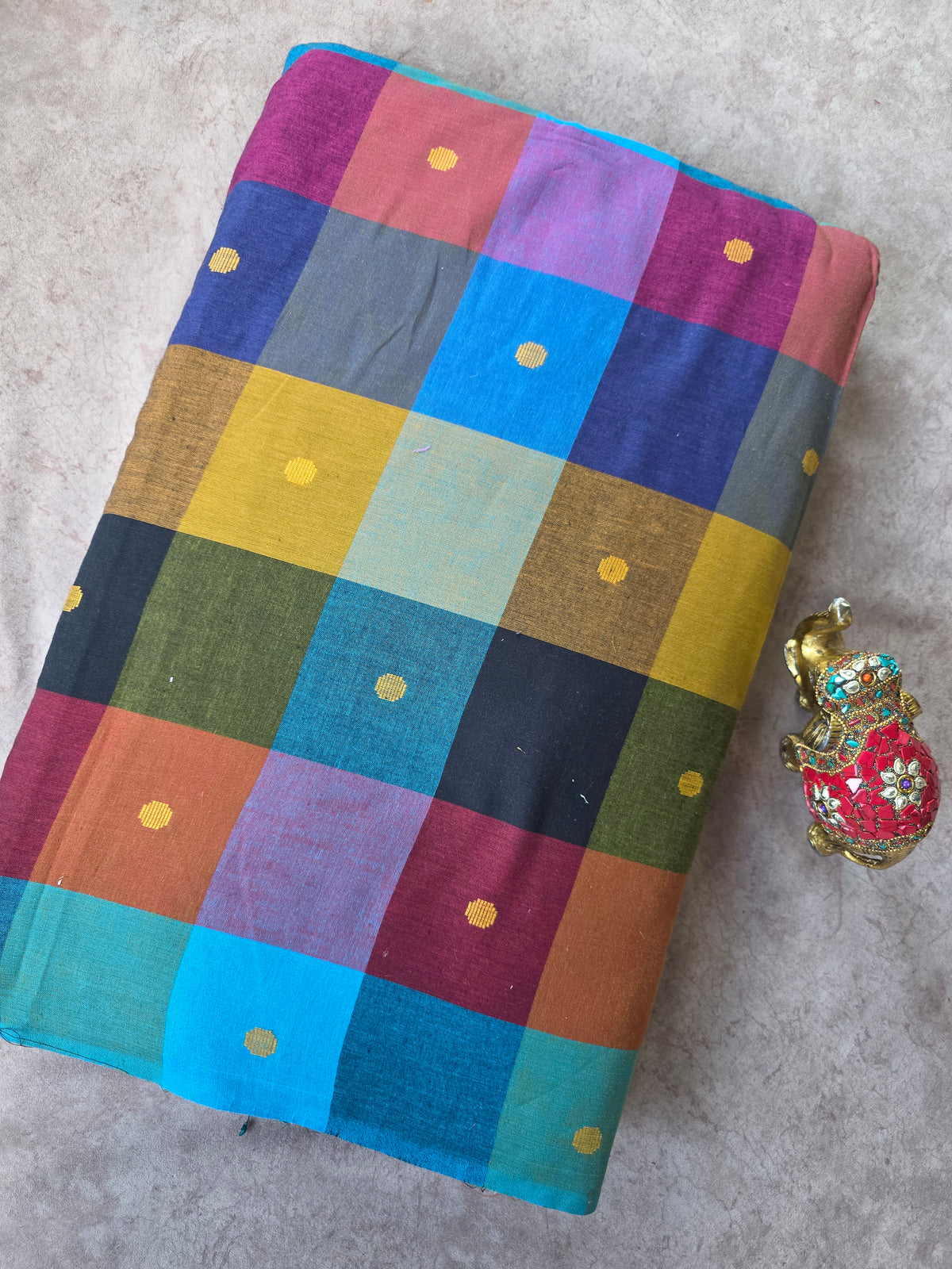Madras kattam prewashed with butta weave fabric (4 inches*4 inches) -MD127