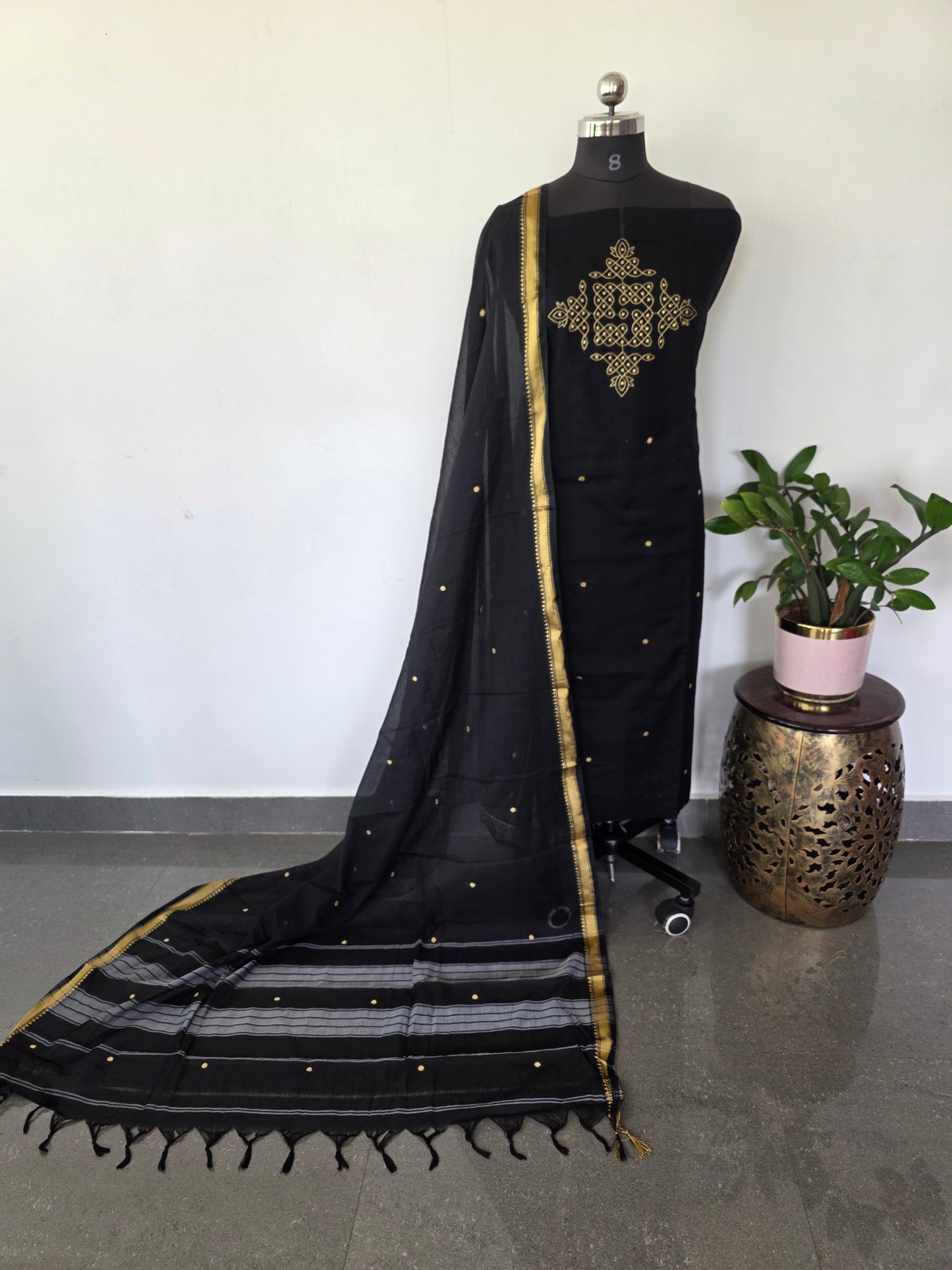 Kolam Embroidery Narayanapet salwar (4.5 mtrs)(Black) -Na468