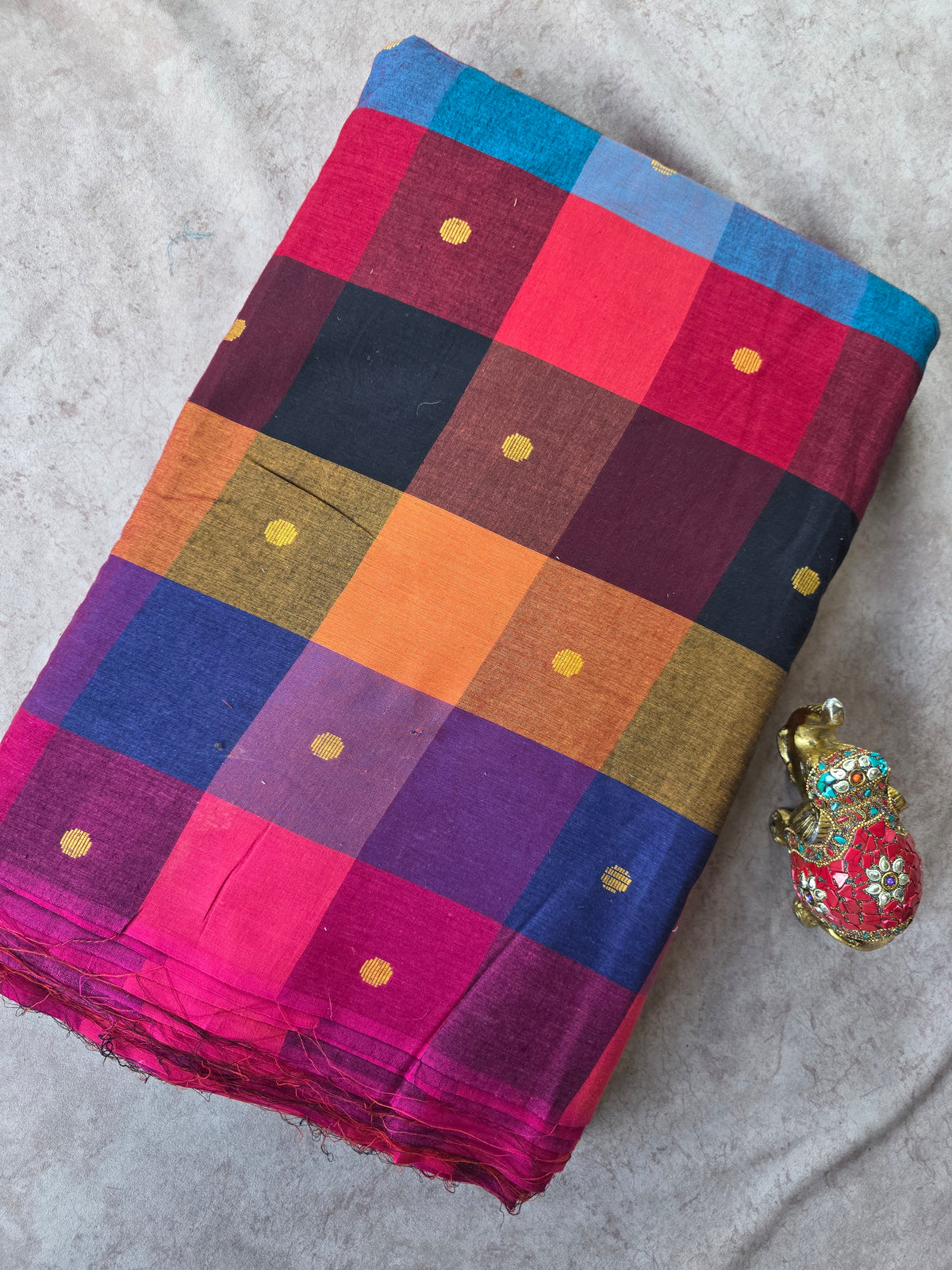 Madras kattam prewashed with butta weave fabric (4 inches*4 inches) -MD126