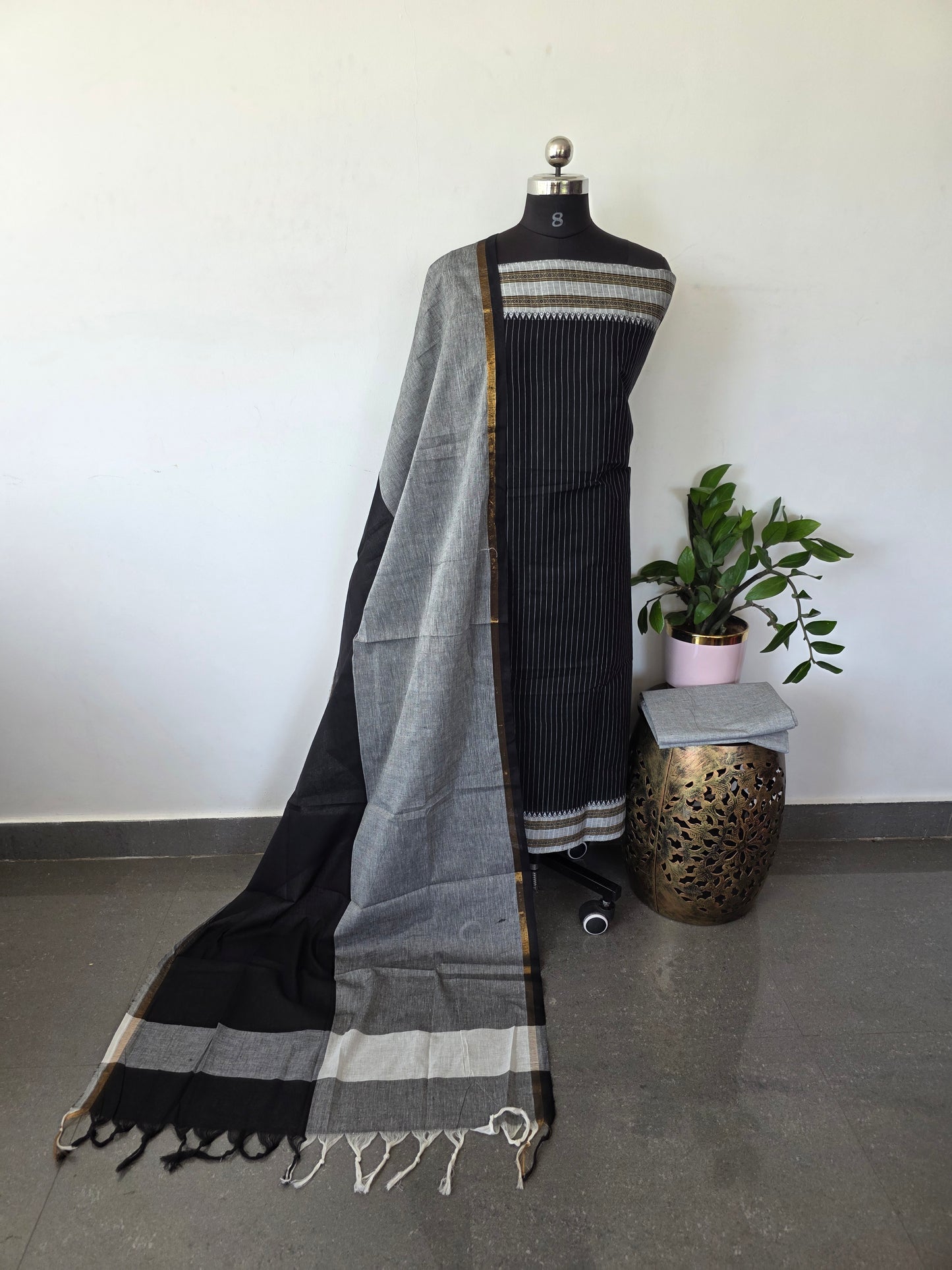 Mangloo Dobby border south cotton set - PCS7