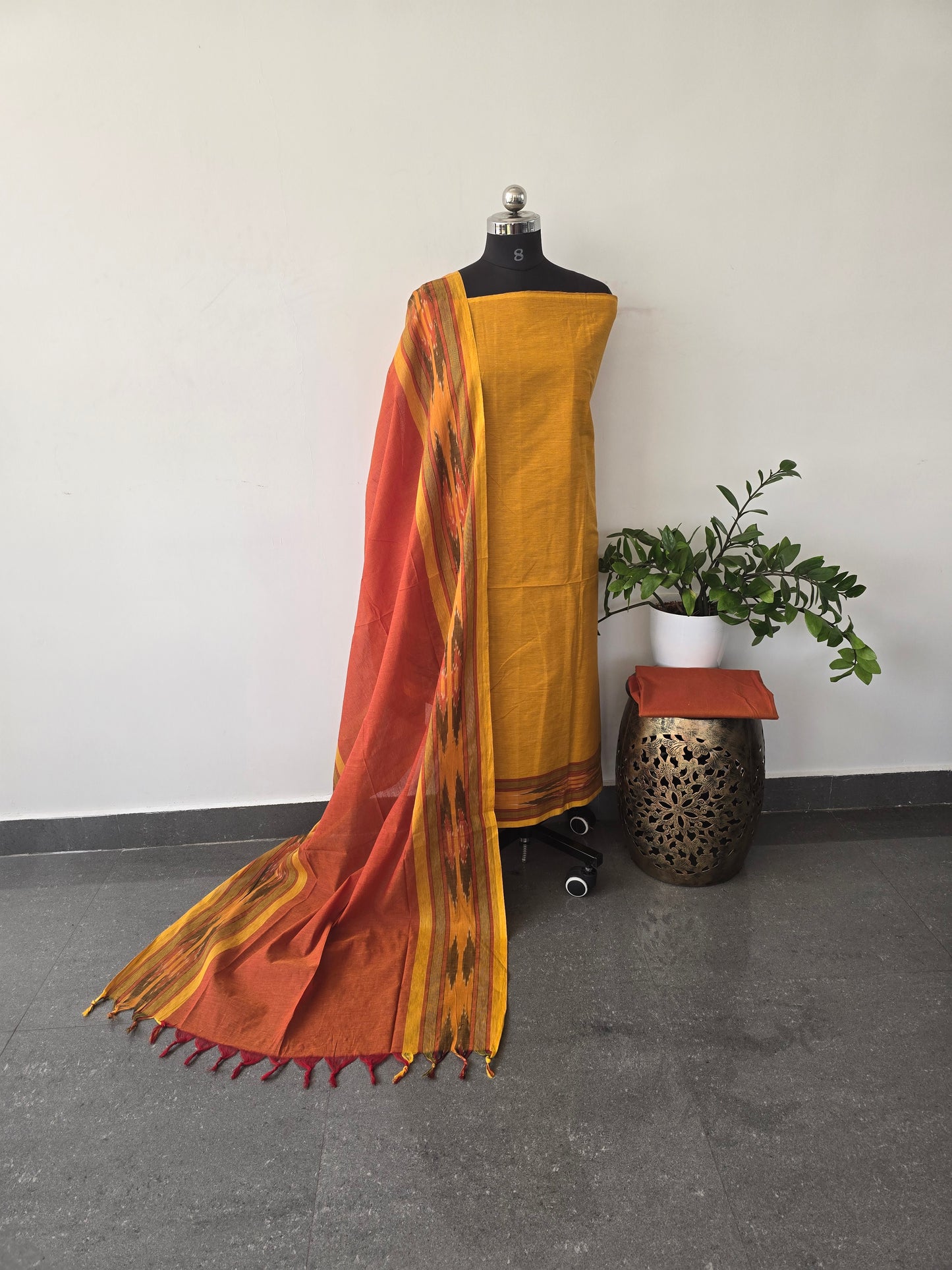 Handloom cotton with Pochampally border - PHC10