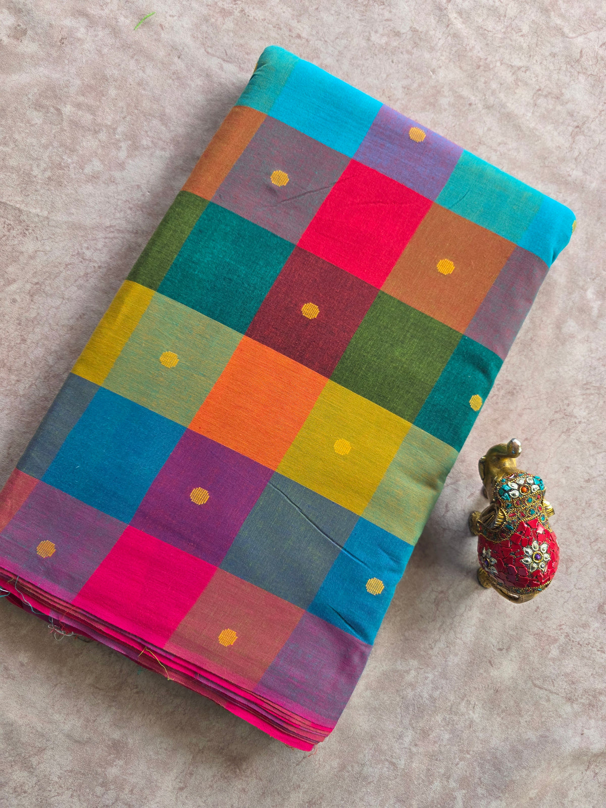 Madras kattam prewashed with butta weave fabric (4 inches*4 inches) -MD158