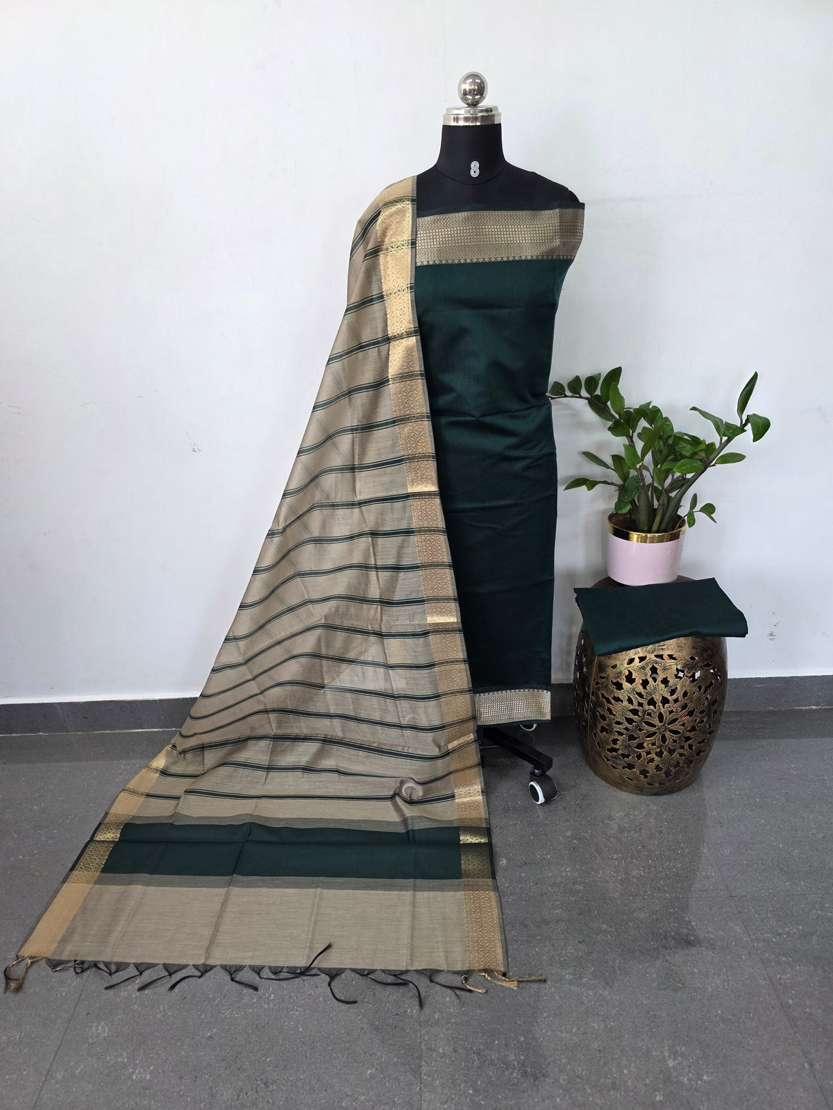Banarasi silk set with mangalagiri border(Green)-DW17