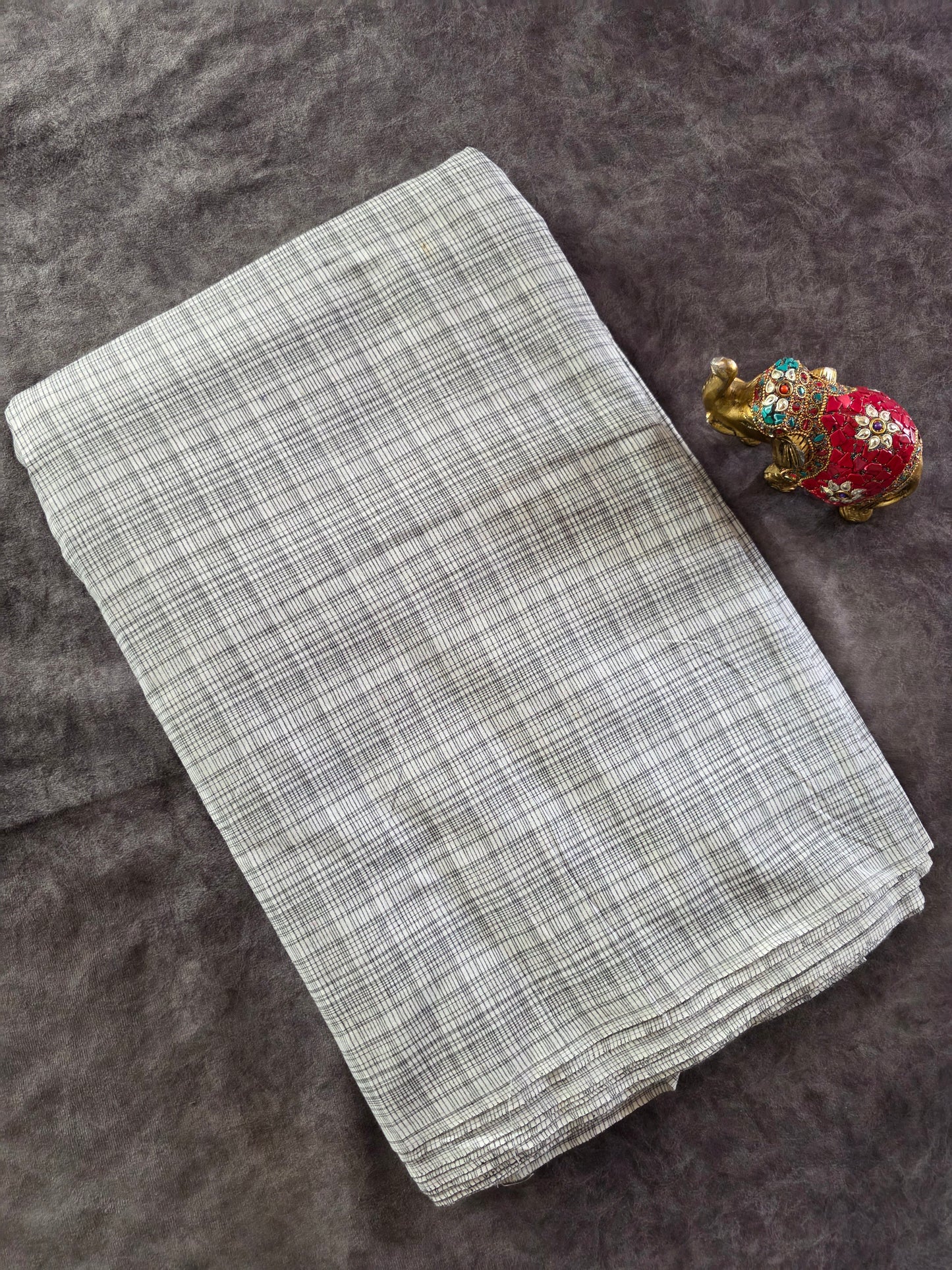 Prewashed Checked south cotton running material (0.5 mtrs) - HRM330