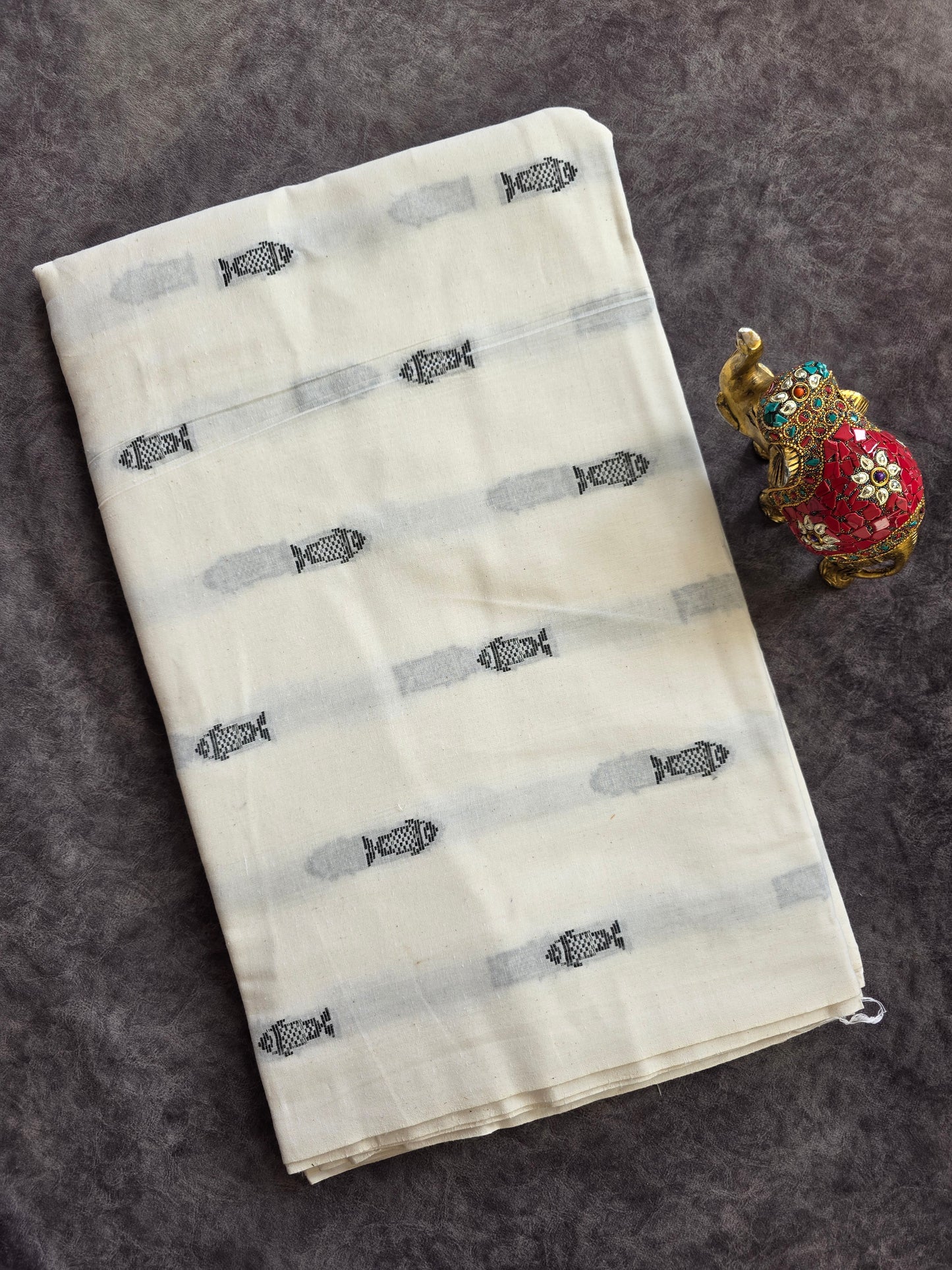 Prewashed fish jamdhani south cotton running material- HRM386