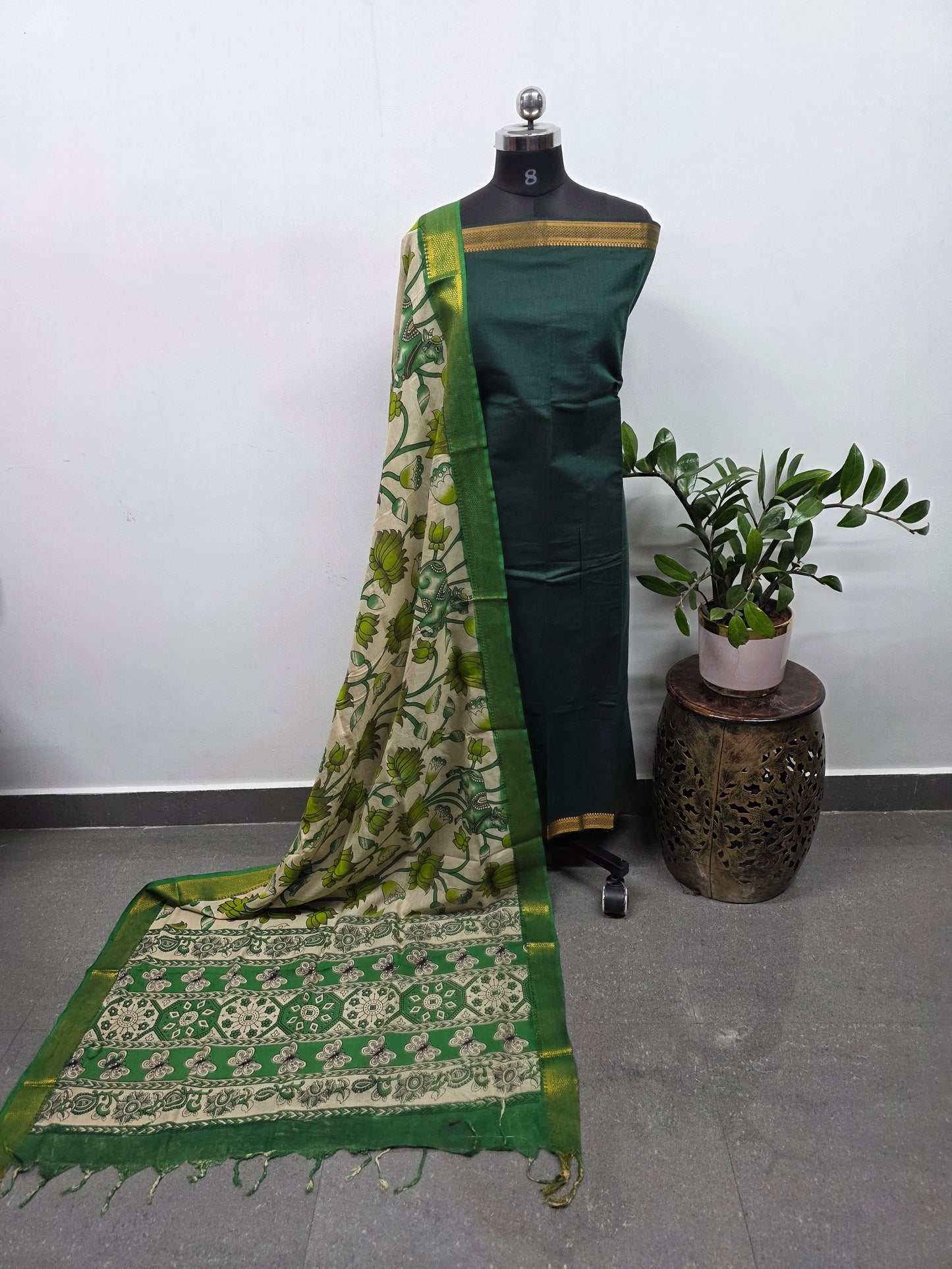 Earth & Loom - Mangalagiri cotton top with chennuri kalamkari silk shawl - MK37