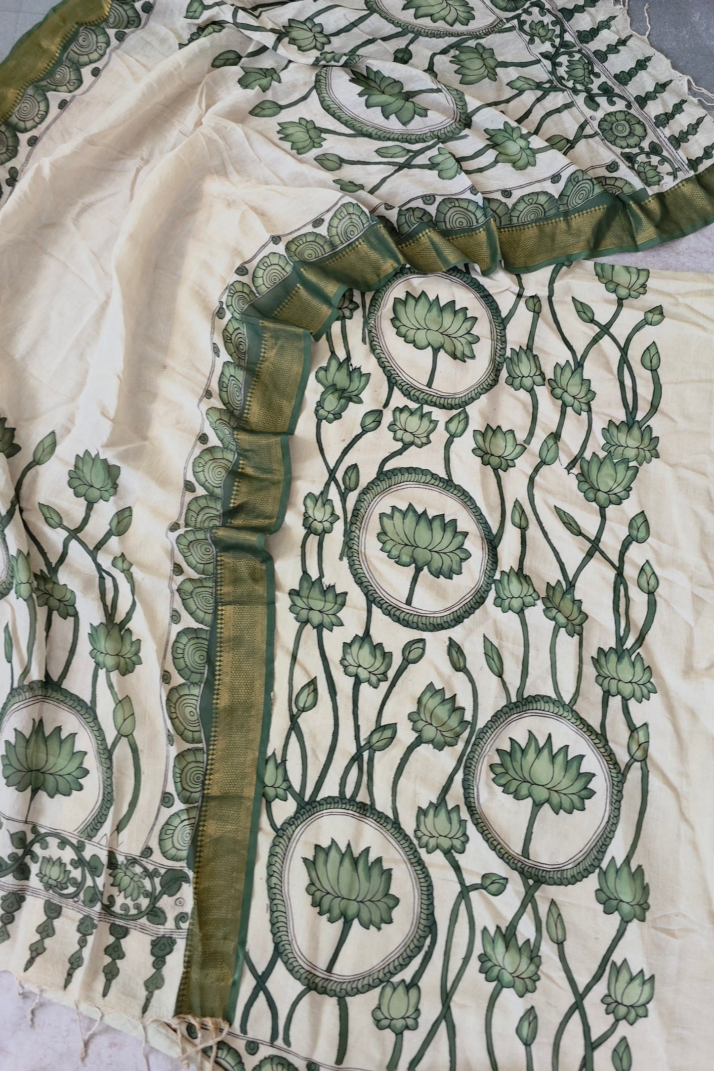 Handcrafted Kalahasthi Penkalamkari bangalore silk set - KH151
