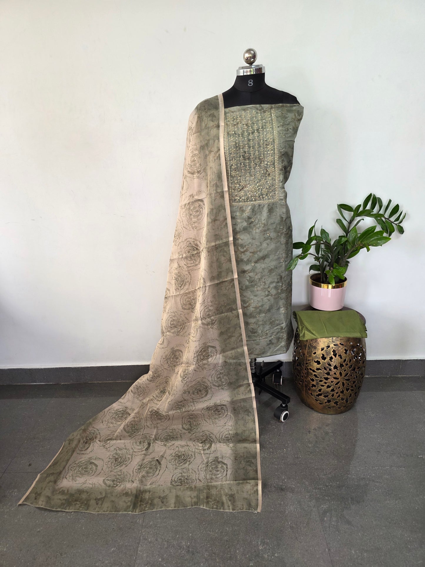 Premium embroidery tissue silk set - DS86