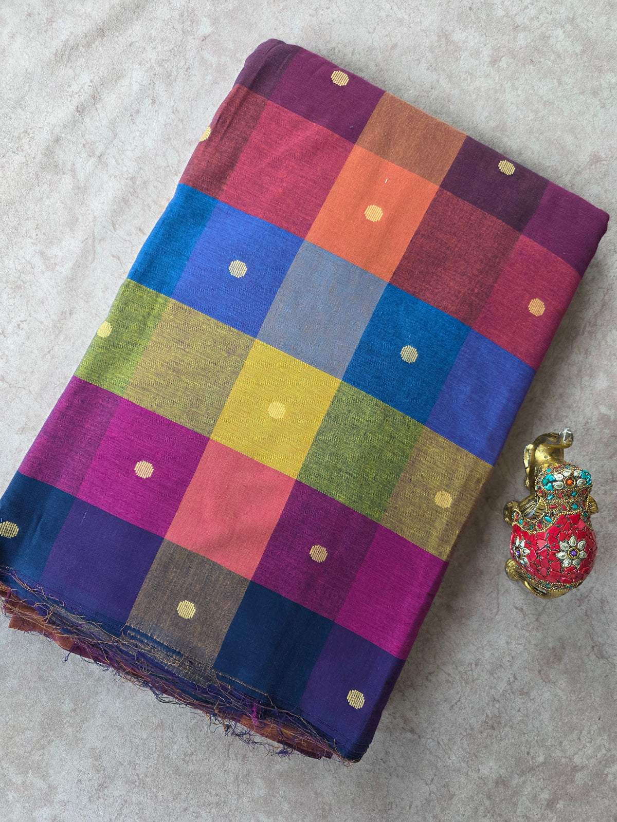 Madras kattam prewashed with butta weave fabric (4 inches*4 inches) -MD132