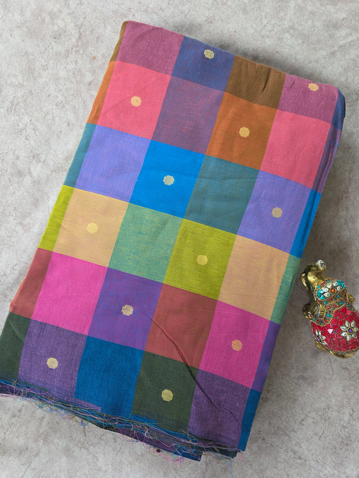Madras kattam prewashed with butta weave fabric (4 inches*4 inches) -MD131