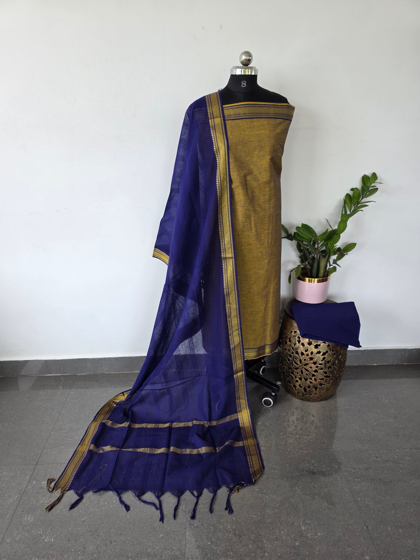 Pure handloom cotton with mangalagiri border - HJ47