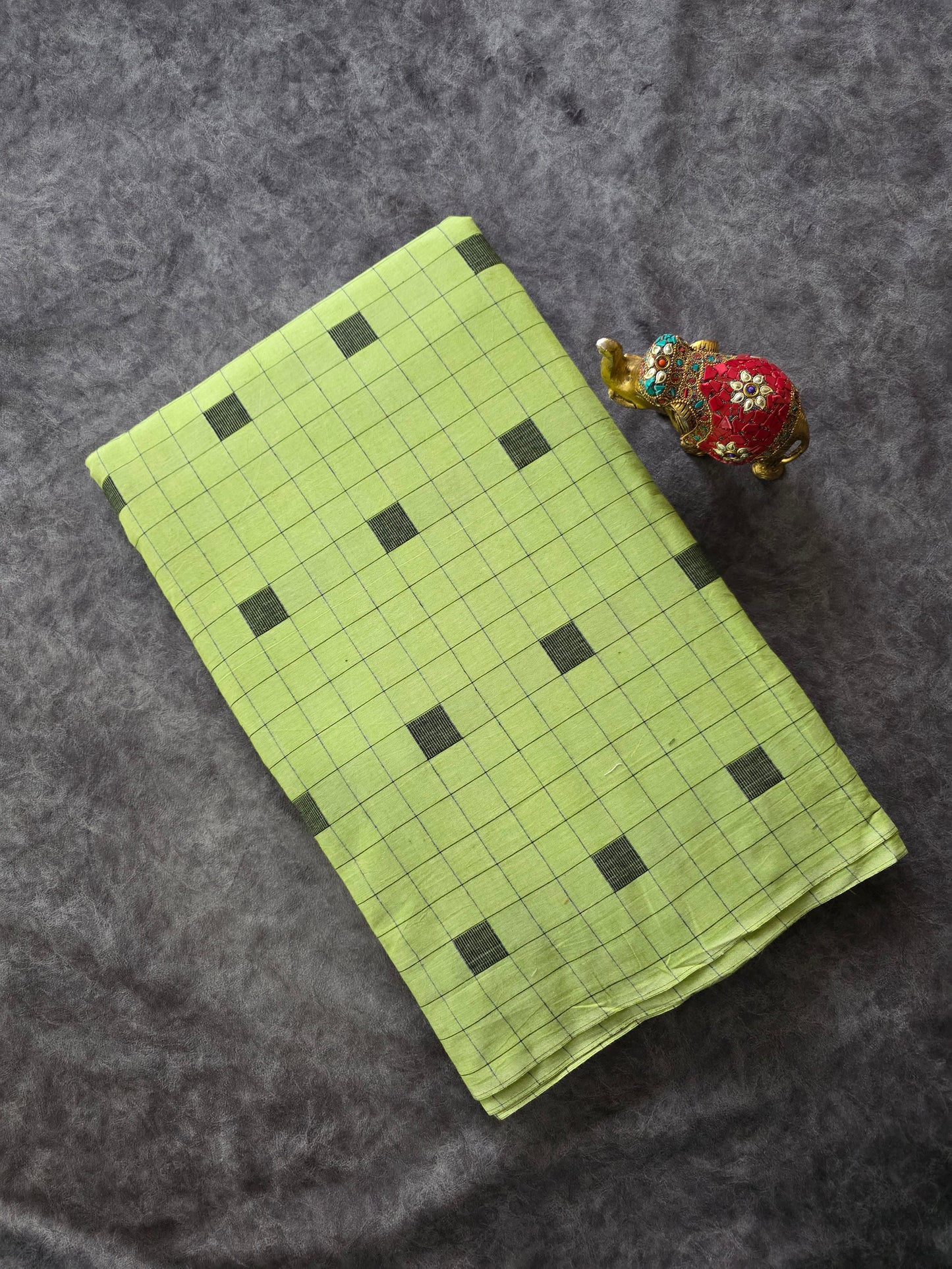 Prewashed Checked Pure handloom cotton running material ( 0.5 mtrs ) - HRM28
