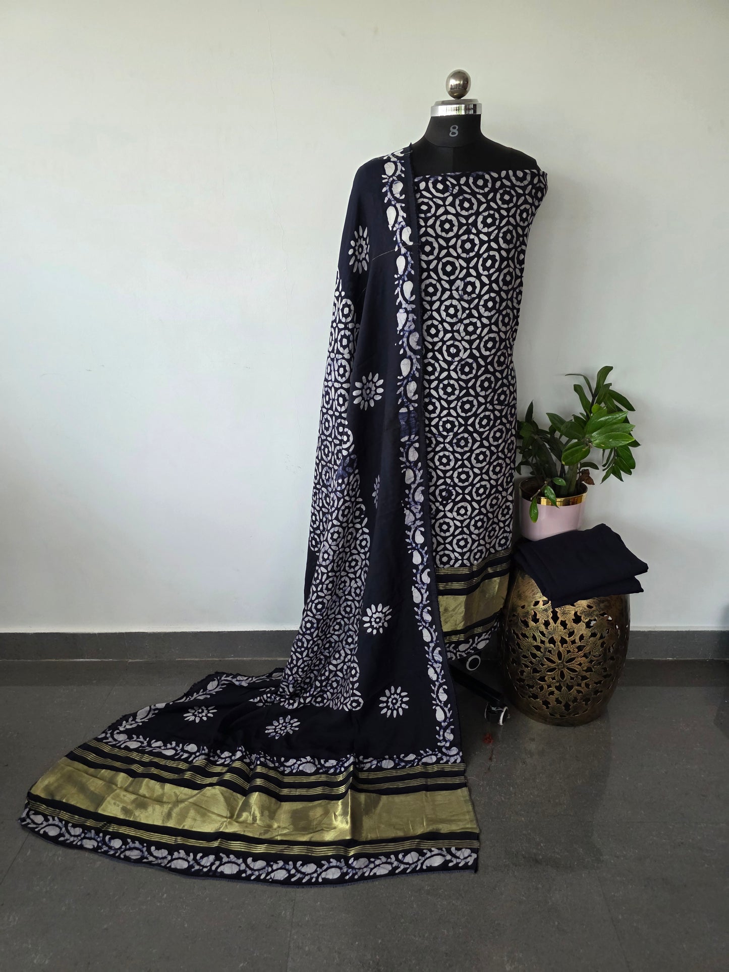 Premium batik silk set with lagdi patta (blue)- BA259