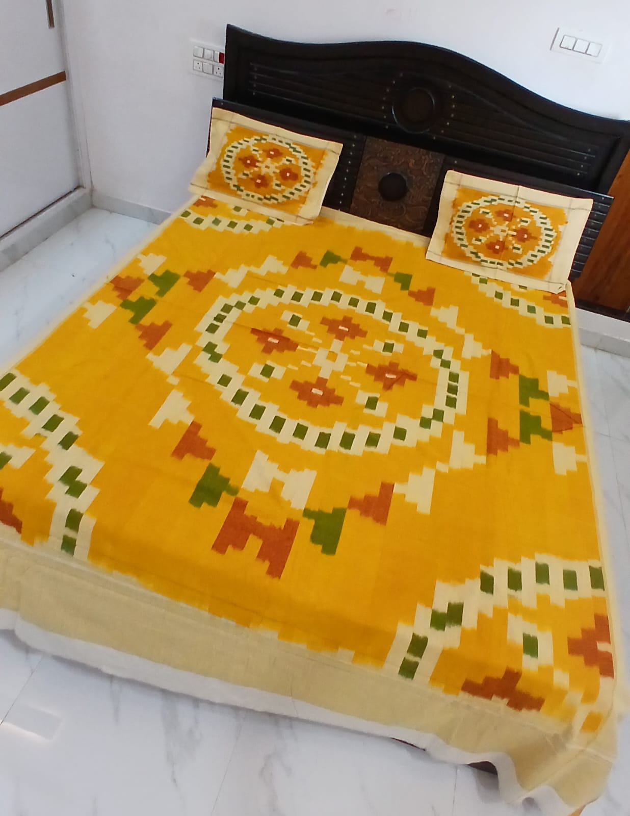 Kornak Warp ikkat bed sheet (90"*108" 2/40s bedsheet with 2 pillow covers) - VN29