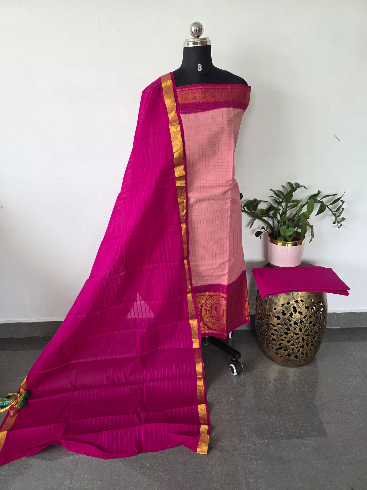 Madurai sungudi zari kattam with big border -MS144