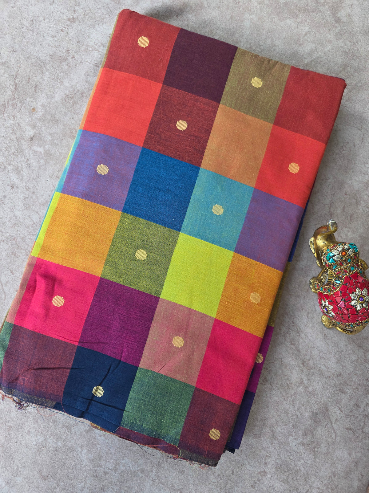 Madras kattam prewashed with butta weave fabric (4 inches*4 inches) -MD129