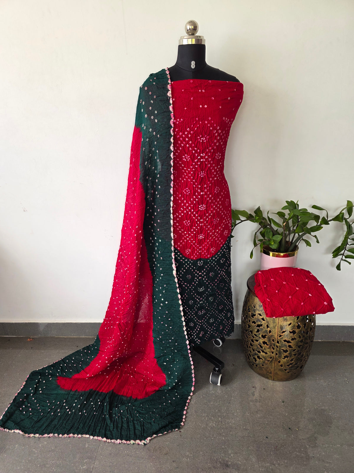 Handcrafted bandhani cotton set -B179