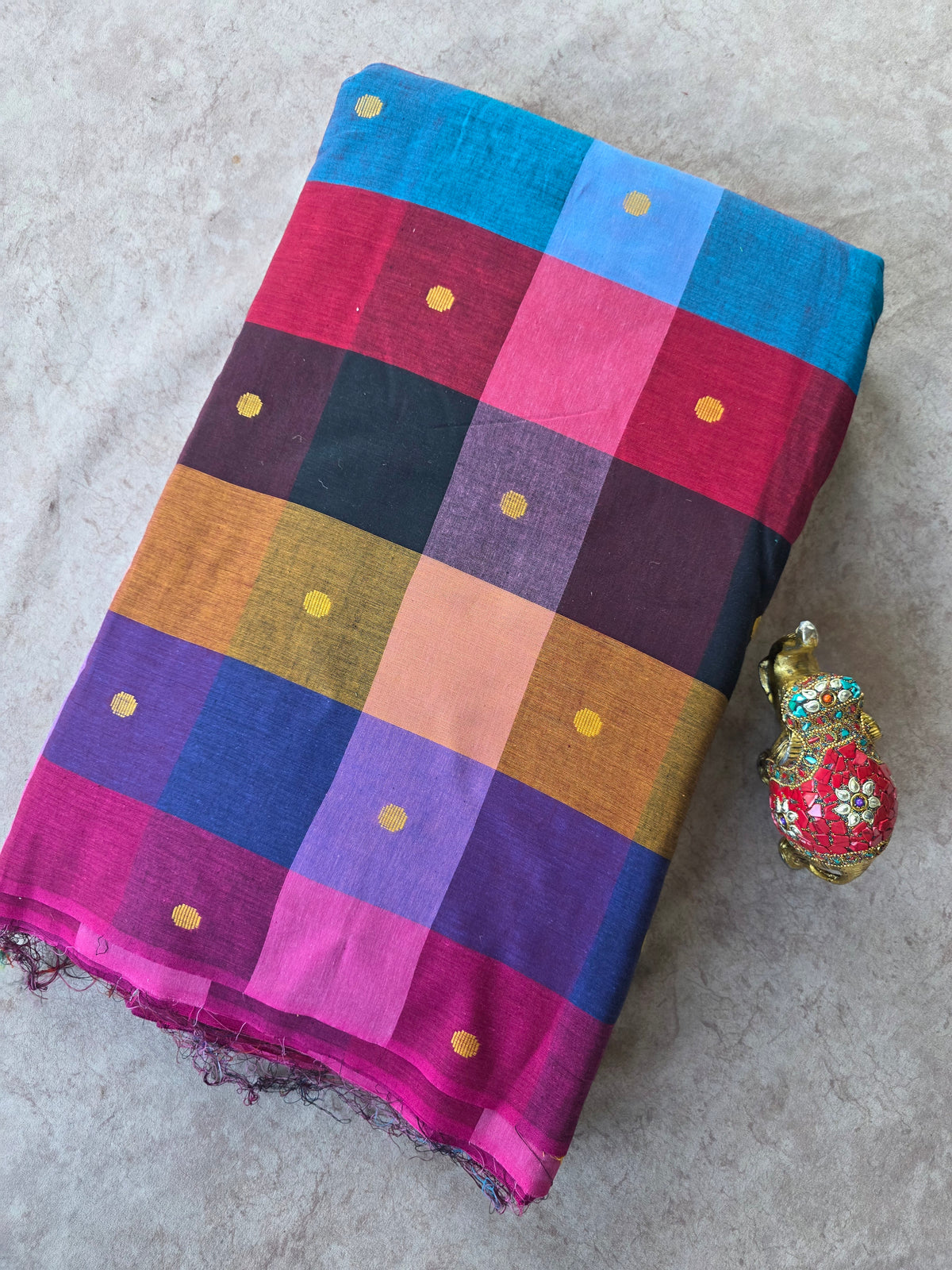Madras kattam prewashed with butta weave fabric (4 inches*4 inches) -MD121
