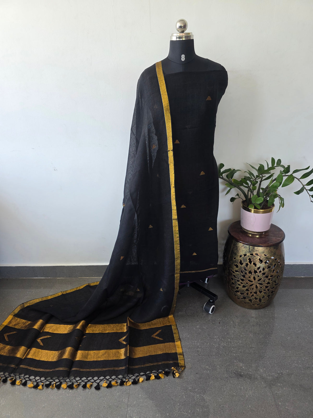 Premium handloom linen jamdhani set(Black) - JMM507
