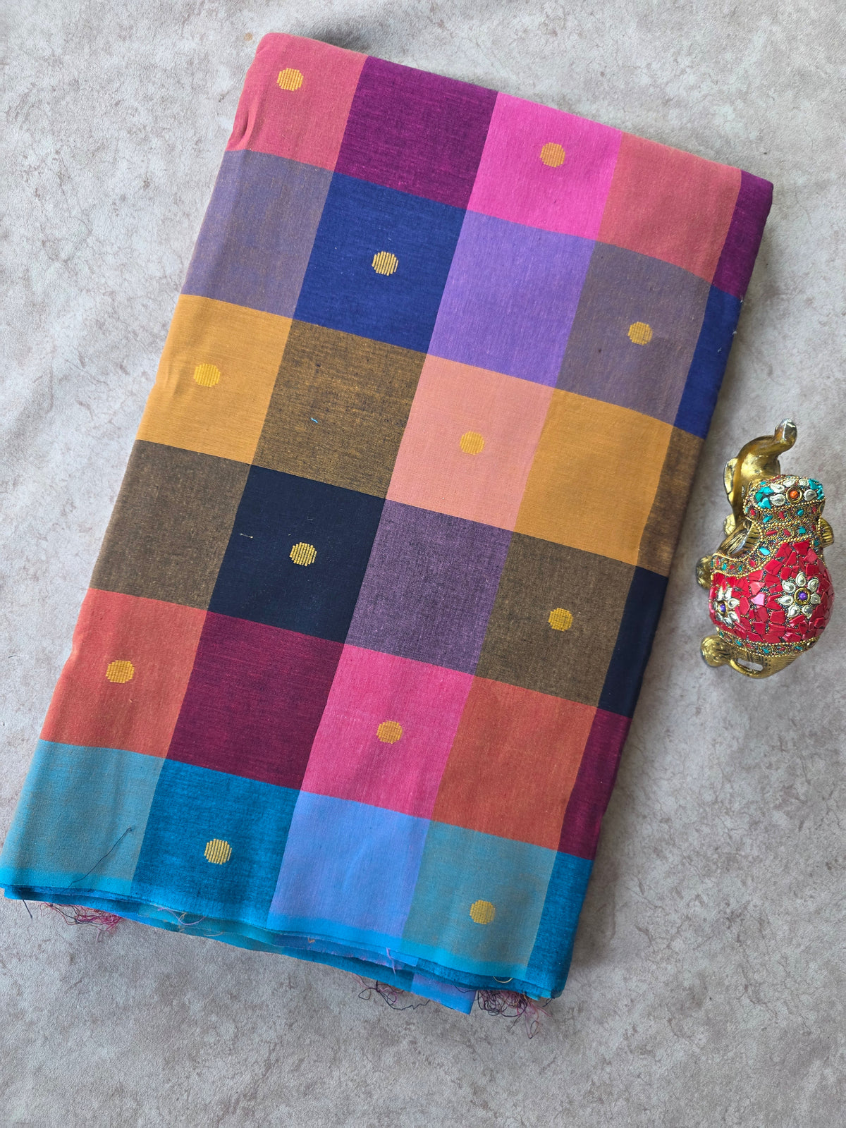 Madras kattam prewashed with butta weave fabric (4 inches*4 inches) -MD123
