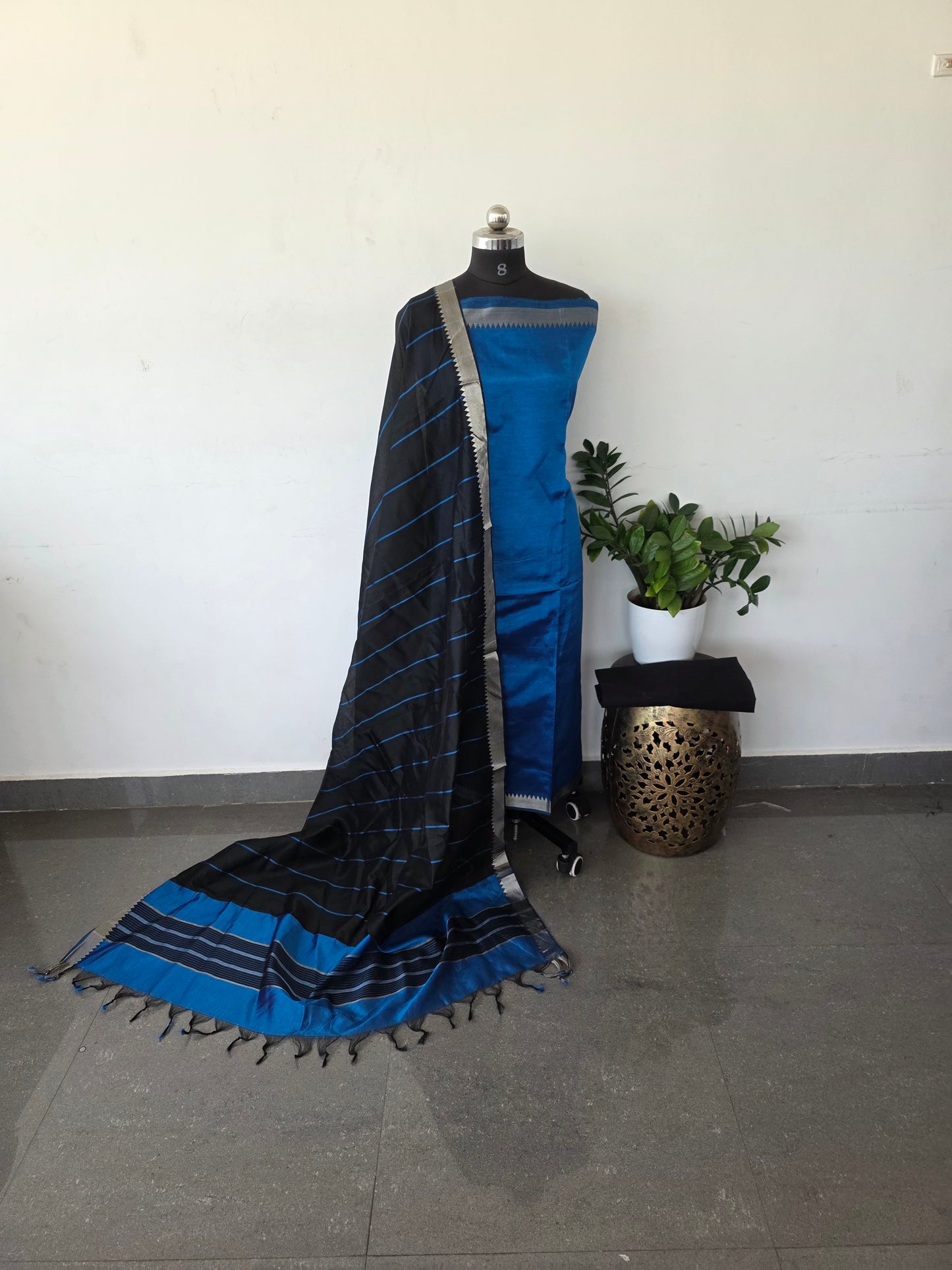 Mangalagiri silk set -   azure blue with black