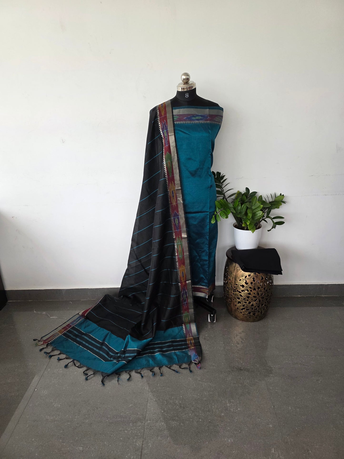 Premium mangalagiri silk set with pochampally border - Peacock green