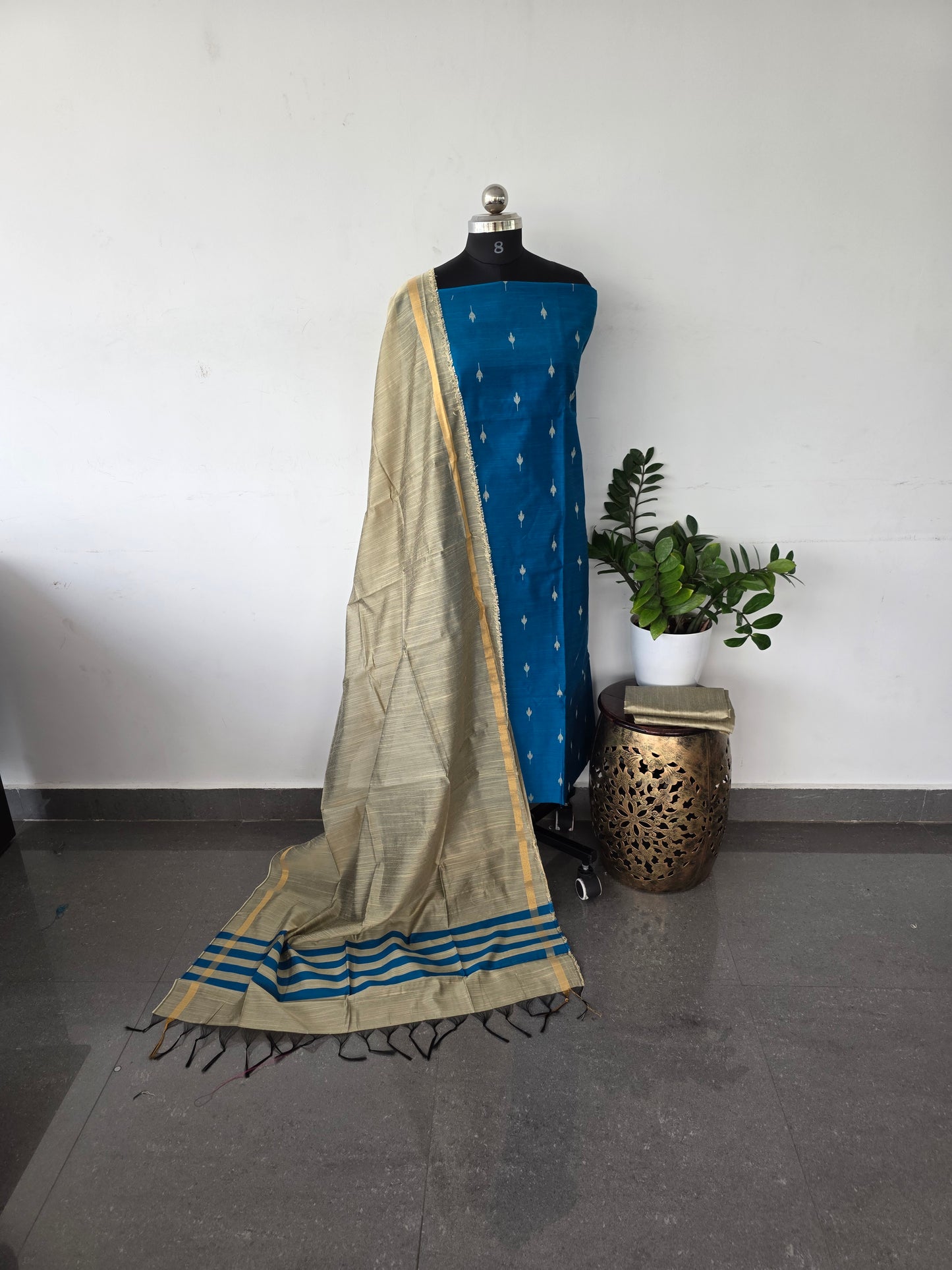 Slub silk with jacquard weave set - Royal blue