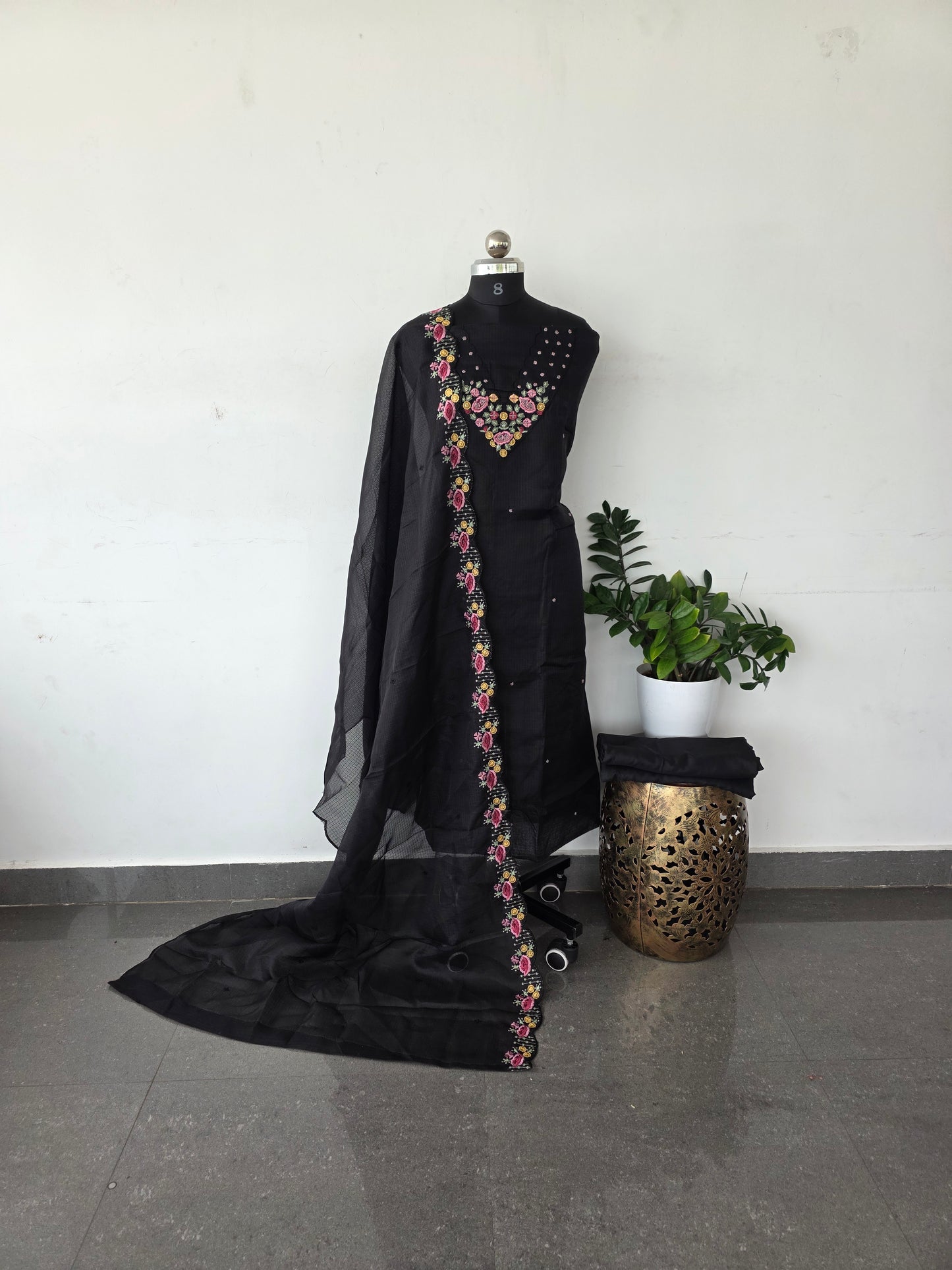 Premium parsley embroidery kota set [ with lining ] set - black