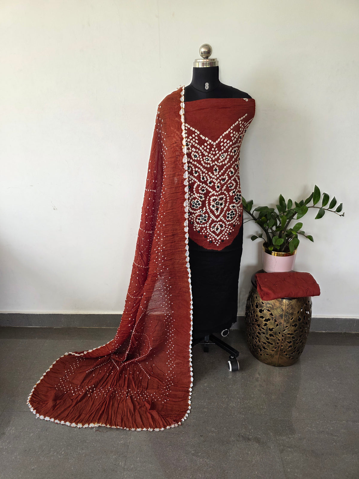 Handcrafted mirror bandhani cotton set -BN223
