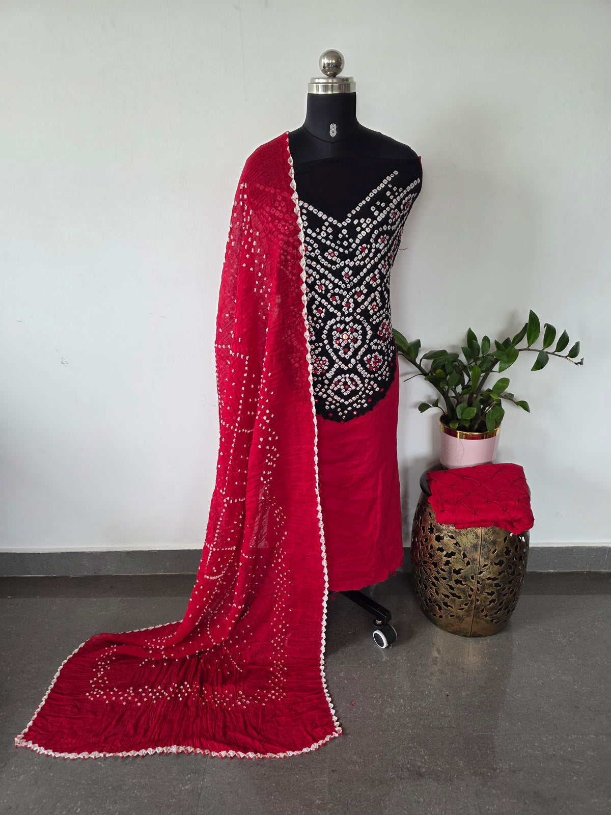 Handcrafted mirror bandhani cotton set -BN218