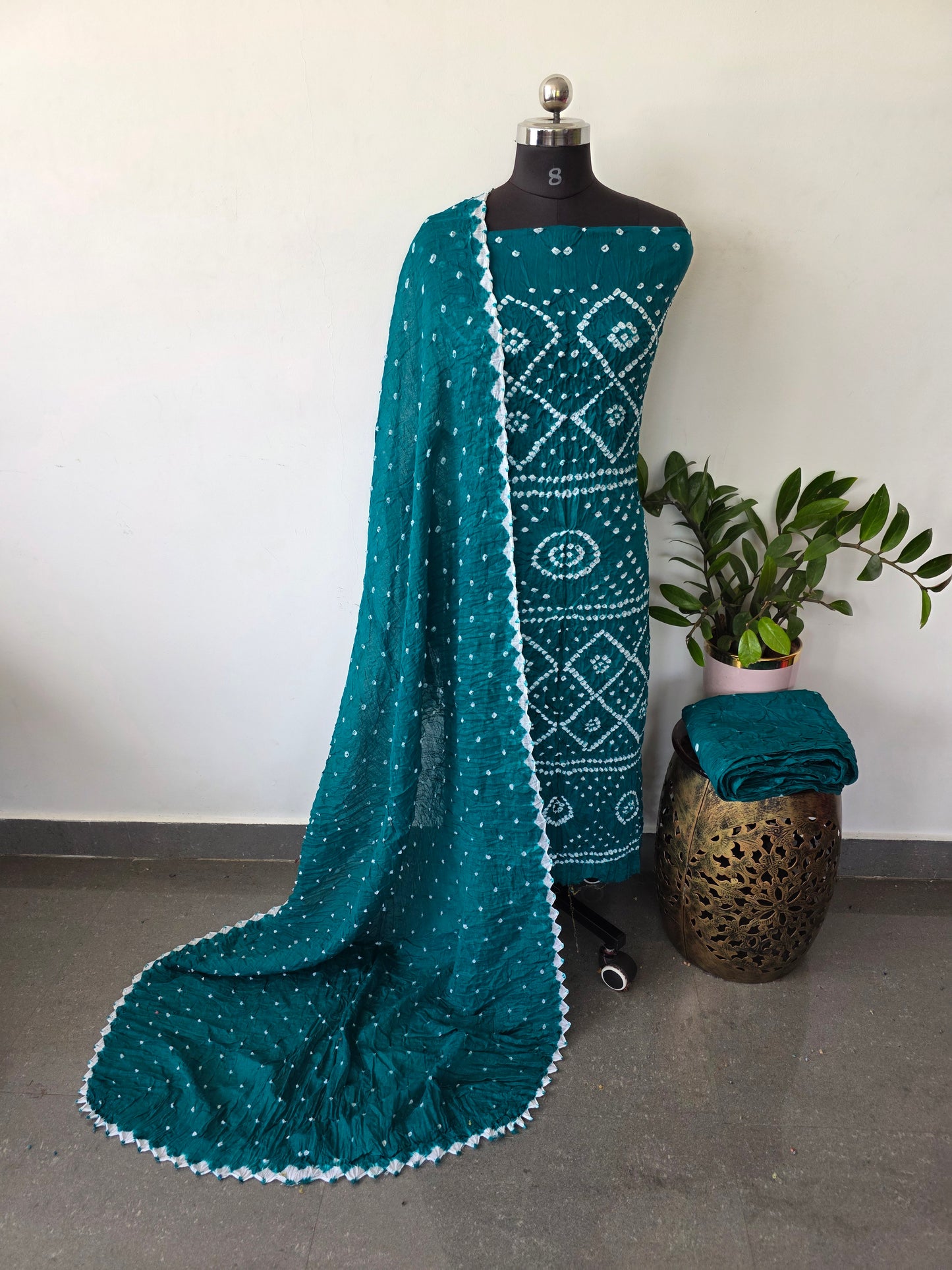 Handcrafted bandhani cotton set -B57