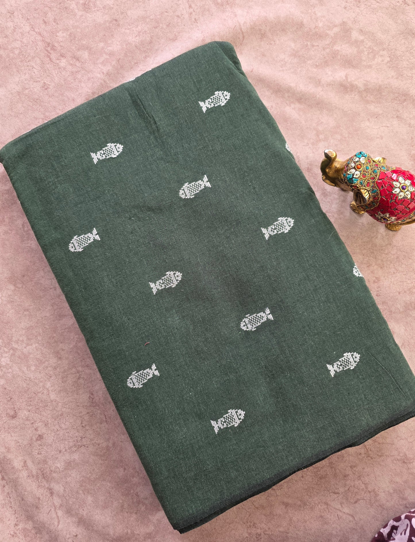 Prewashed fish jamdhani south cotton running material - HRM381