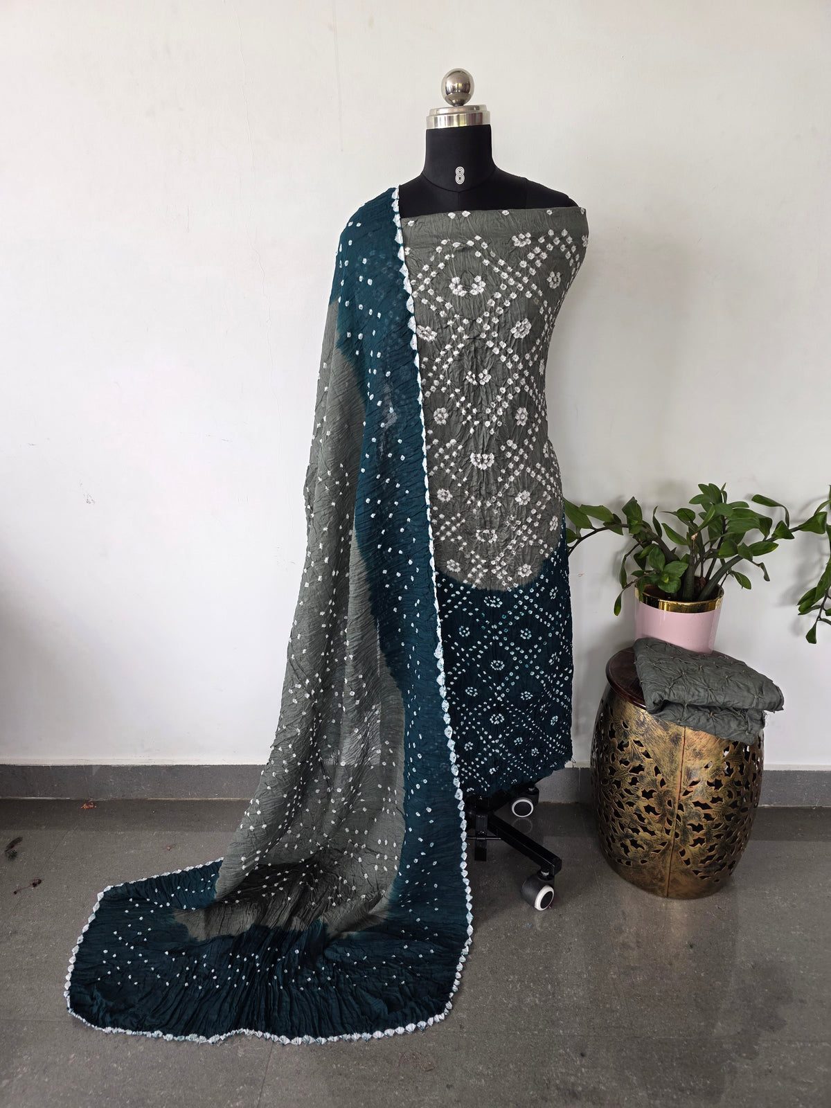 Handcrafted bandhani cotton set  -B183