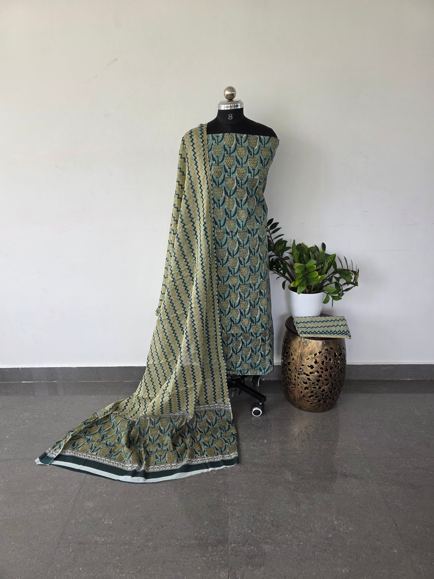 Pure jaipuri cotton set (2.5 mtrs) - 200