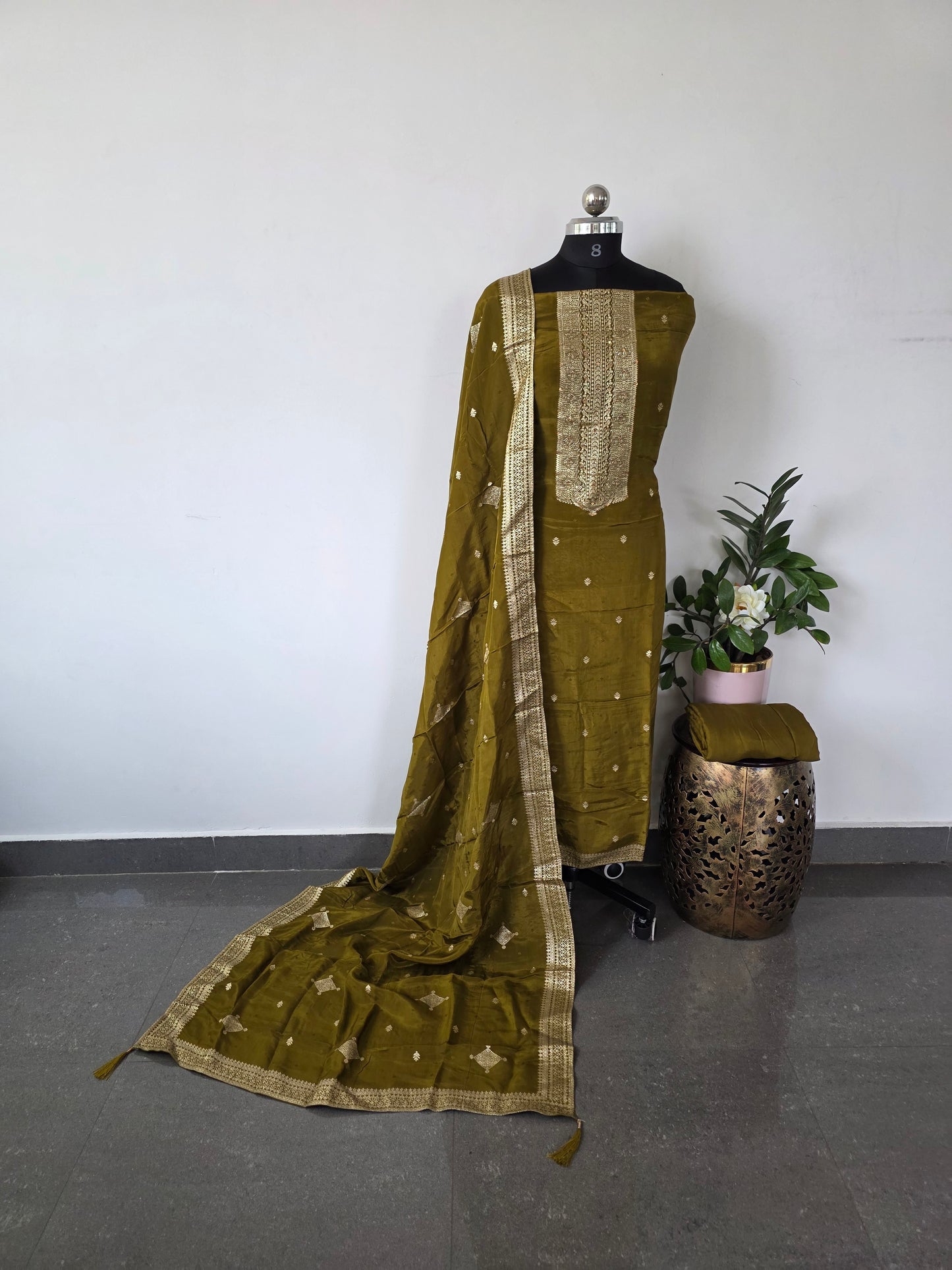 Premium embroidery dola silk set - VM24