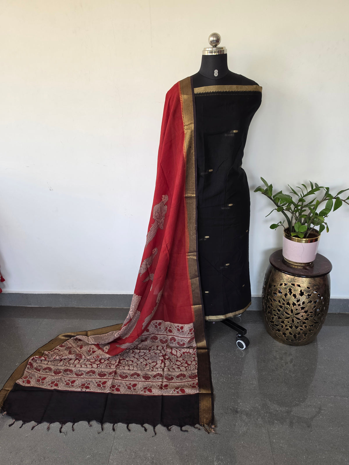 Fusion Narayanapet with handcrafted chennuri silk kalamkari duppatta (Black)-NA682